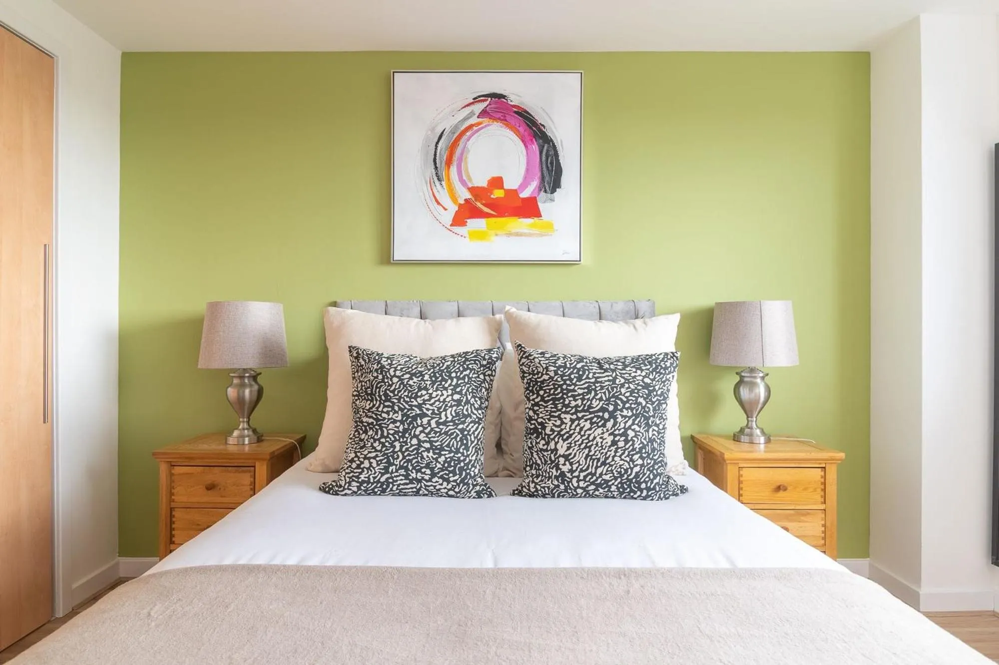 Bed in SECC Hydro Executive 7 Apartment