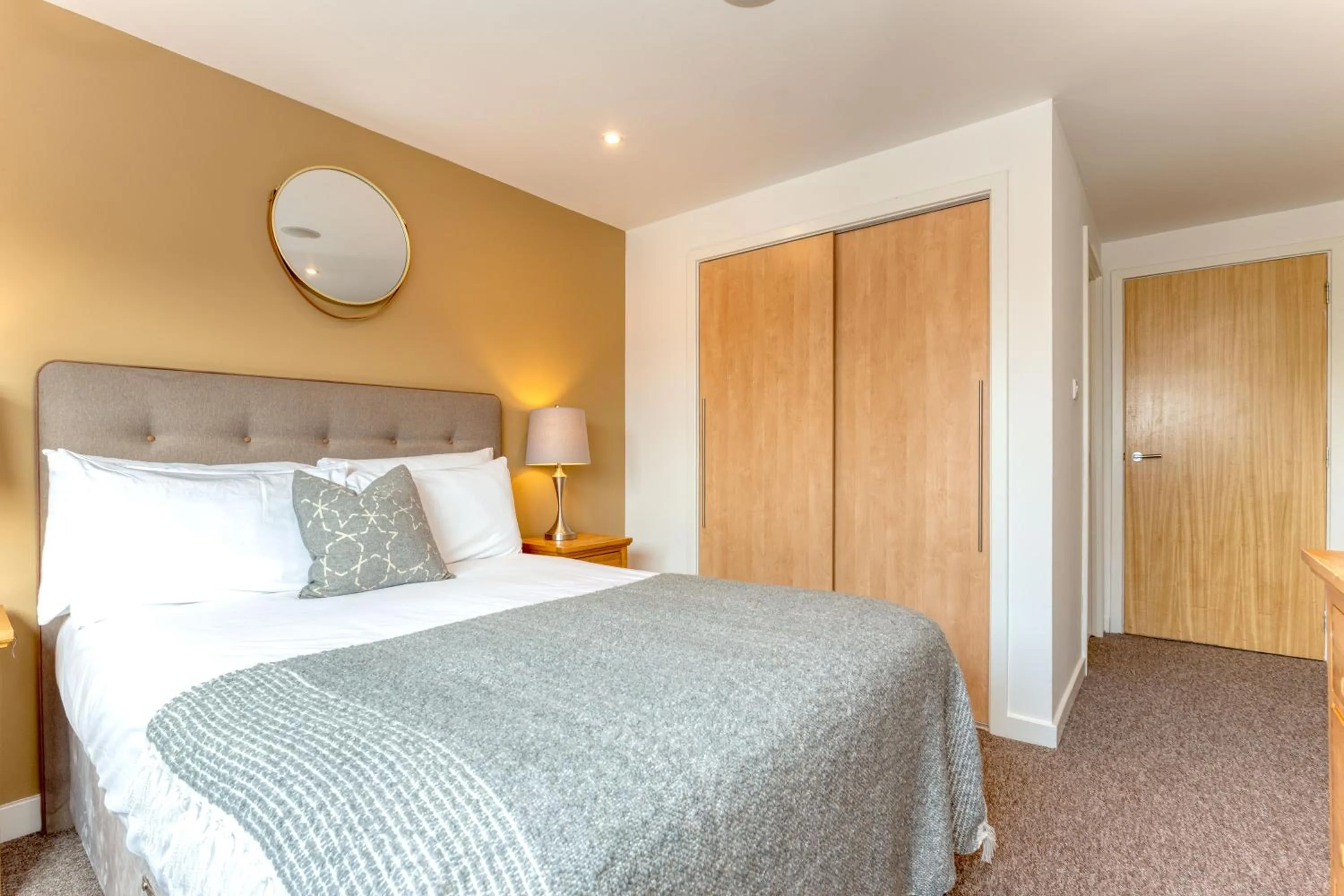 Bed in SECC Hydro Executive 7 Apartment