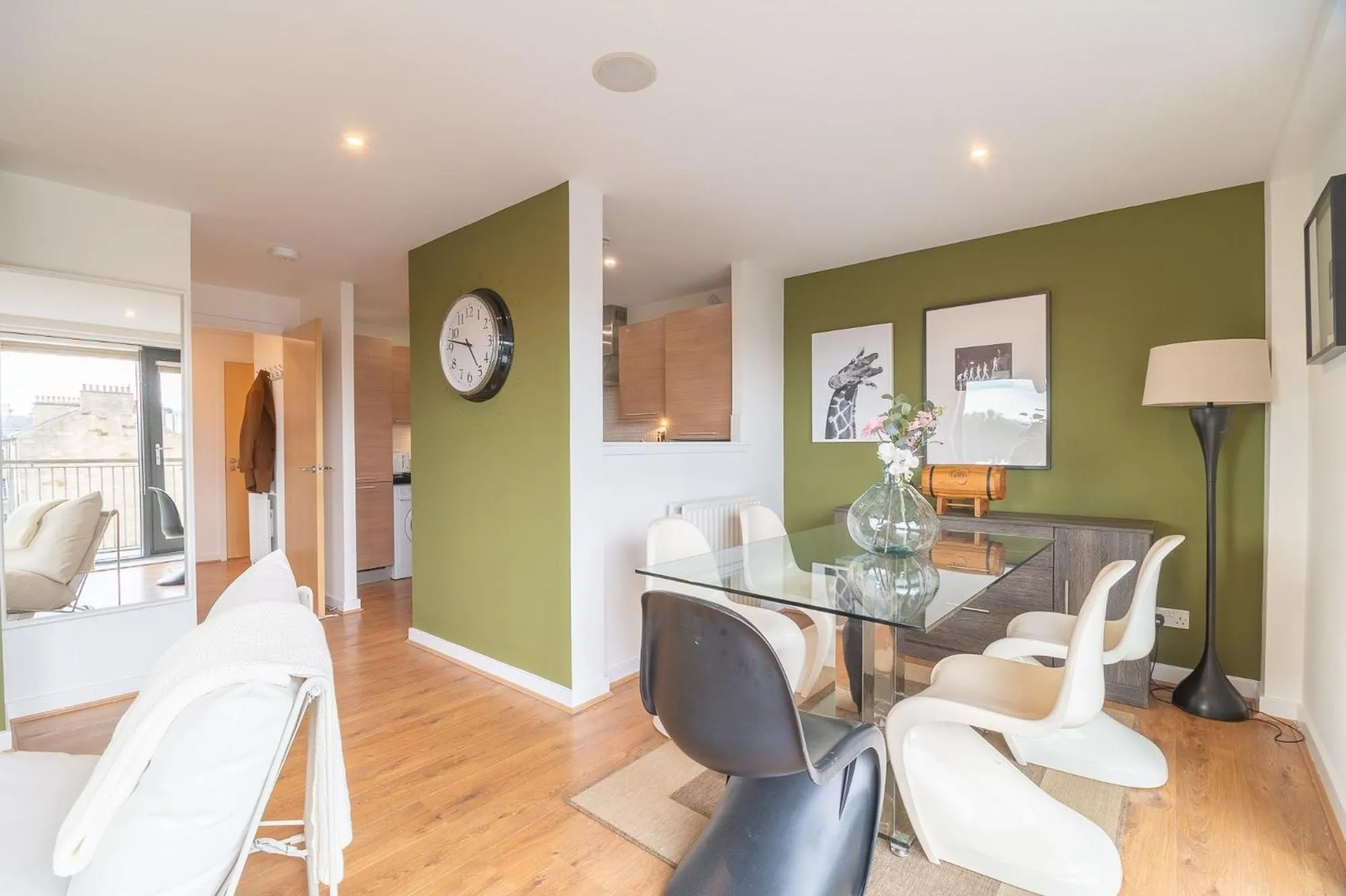 Dining Area in SECC Hydro Executive 7 Apartment