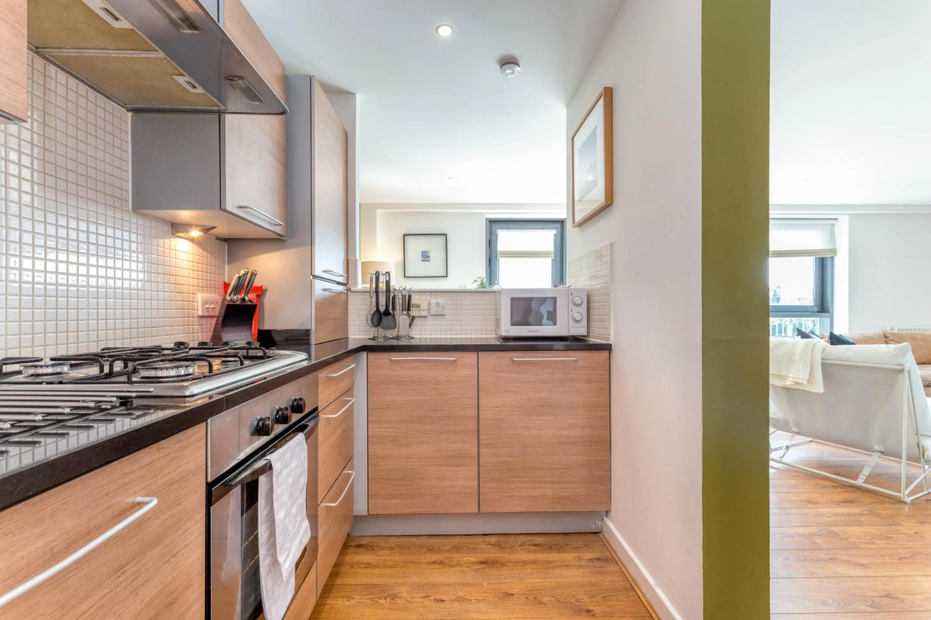 Kitchen/Kitchenette in SECC Hydro Executive 7 Apartment