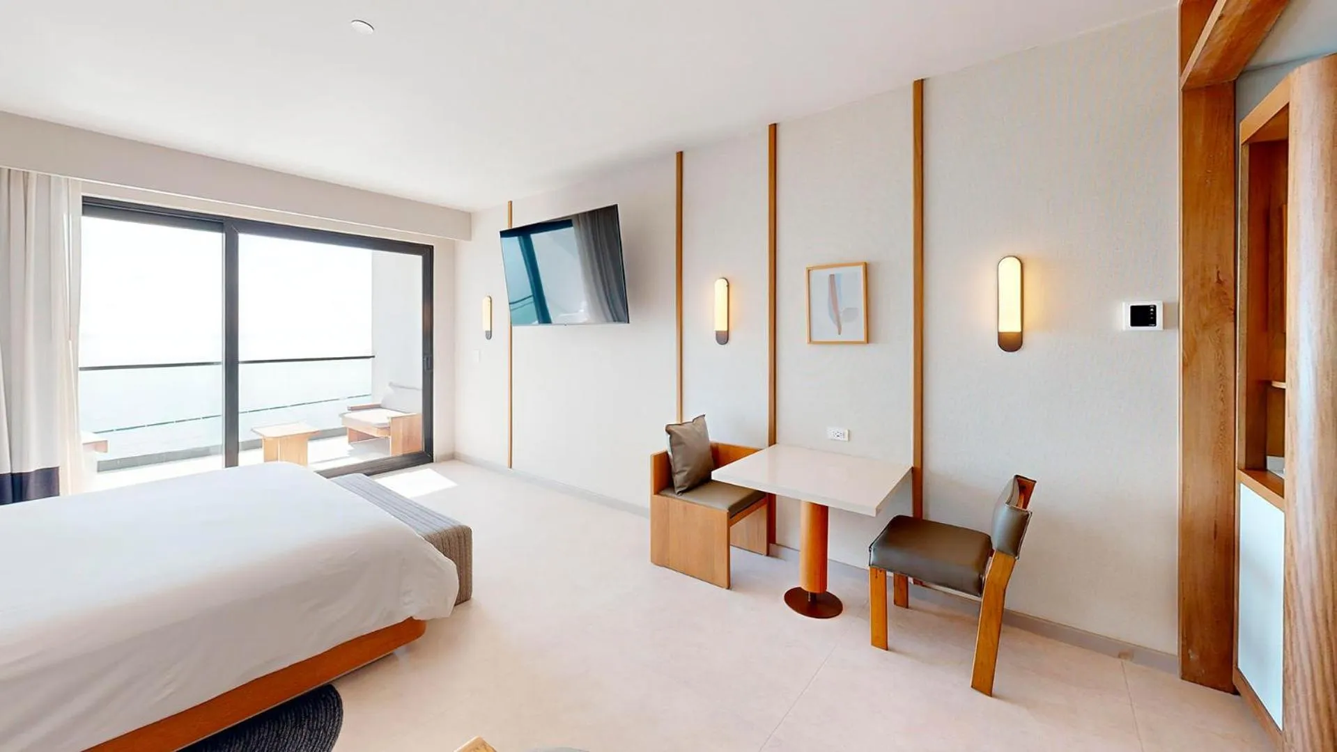 Seating area, Bed in AVA Resort Cancun - All Inclusive