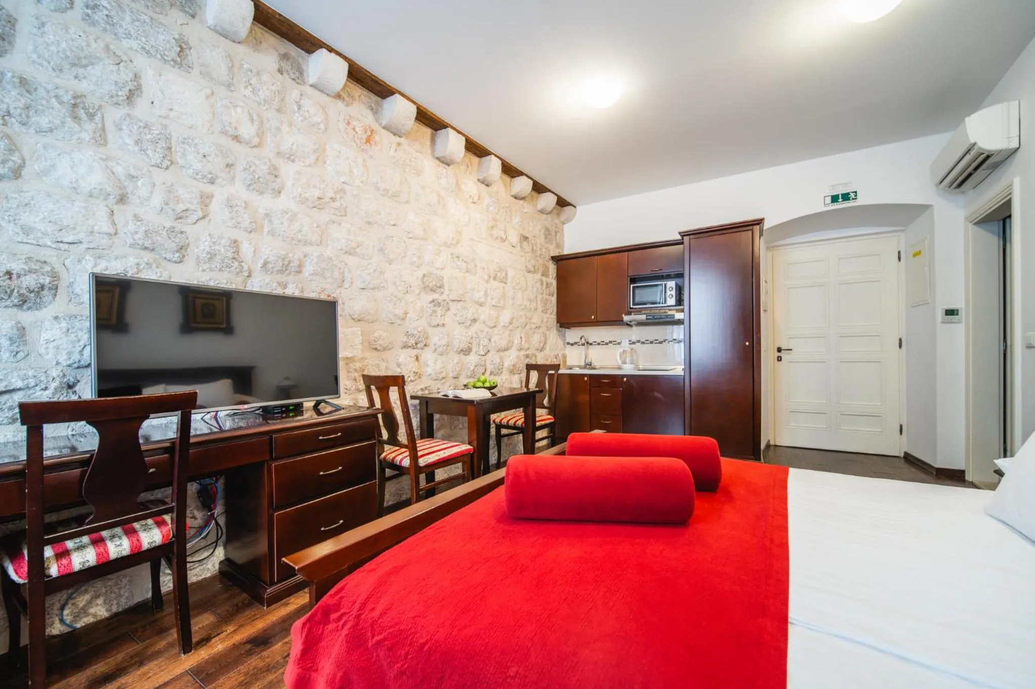 Bed in SUNce Palace Apartments with free offsite parking