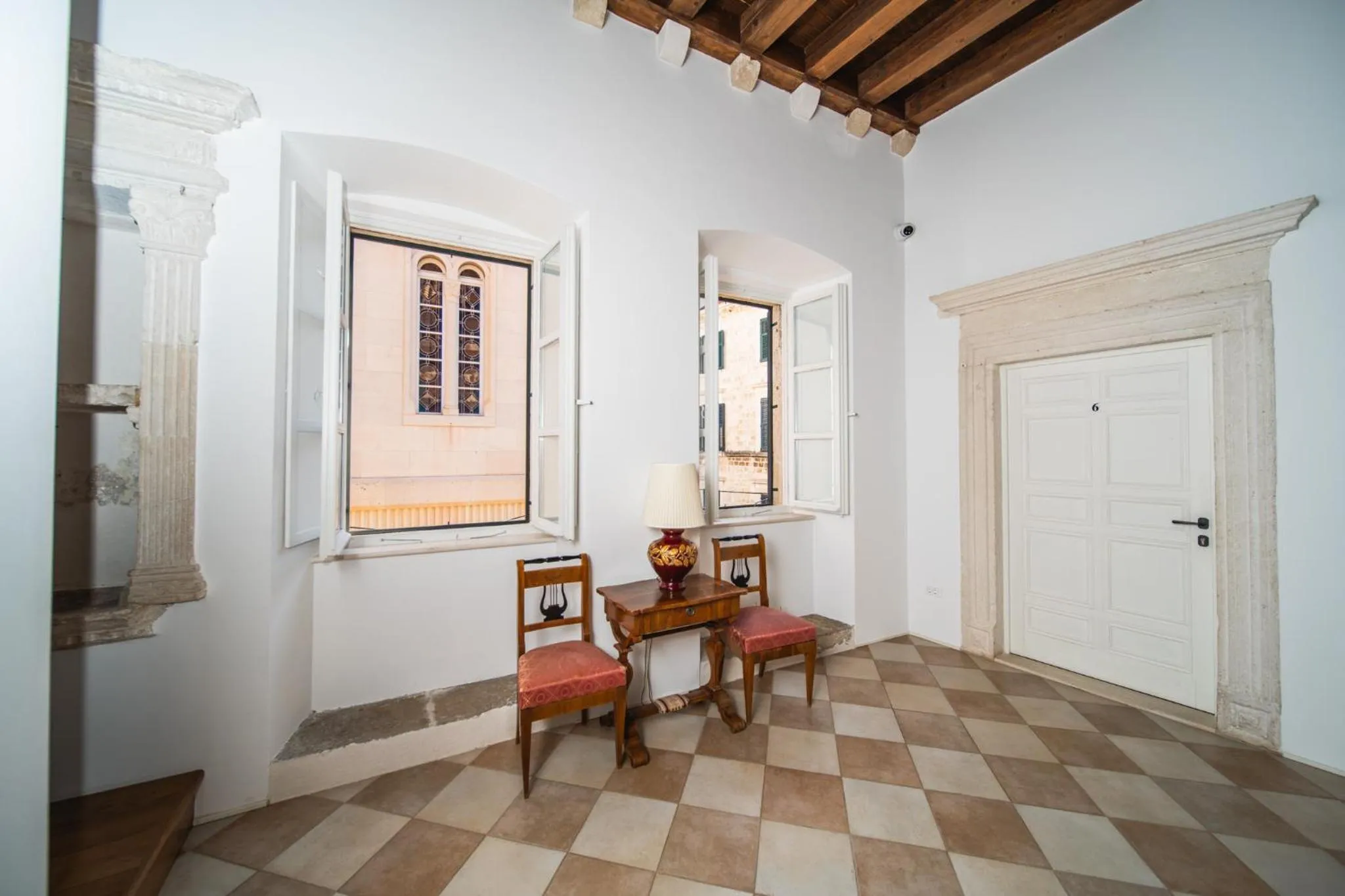 Decorative detail in SUNce Palace Apartments with free offsite parking