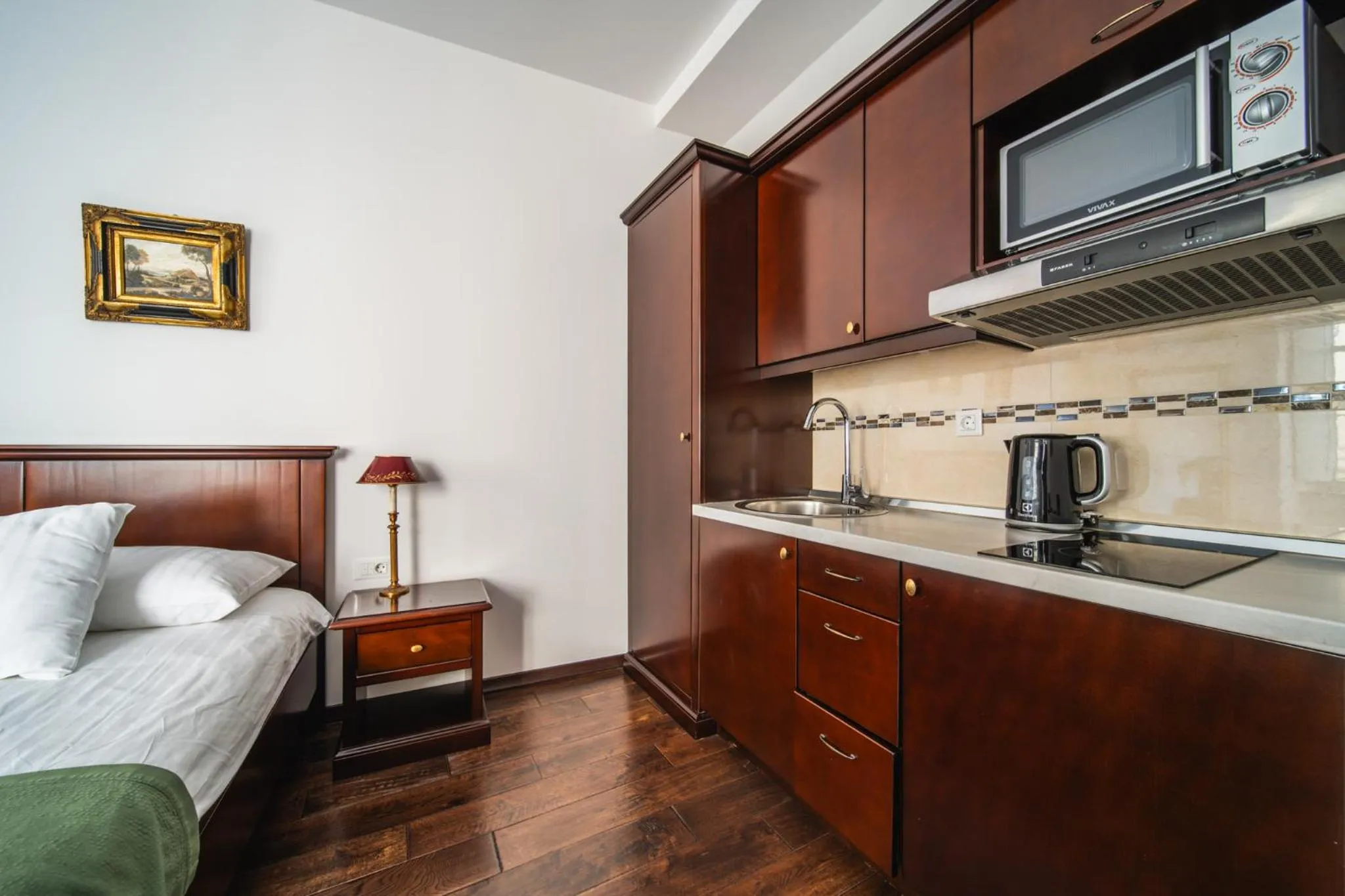 Coffee/tea facilities, Bed in SUNce Palace Apartments with free offsite parking