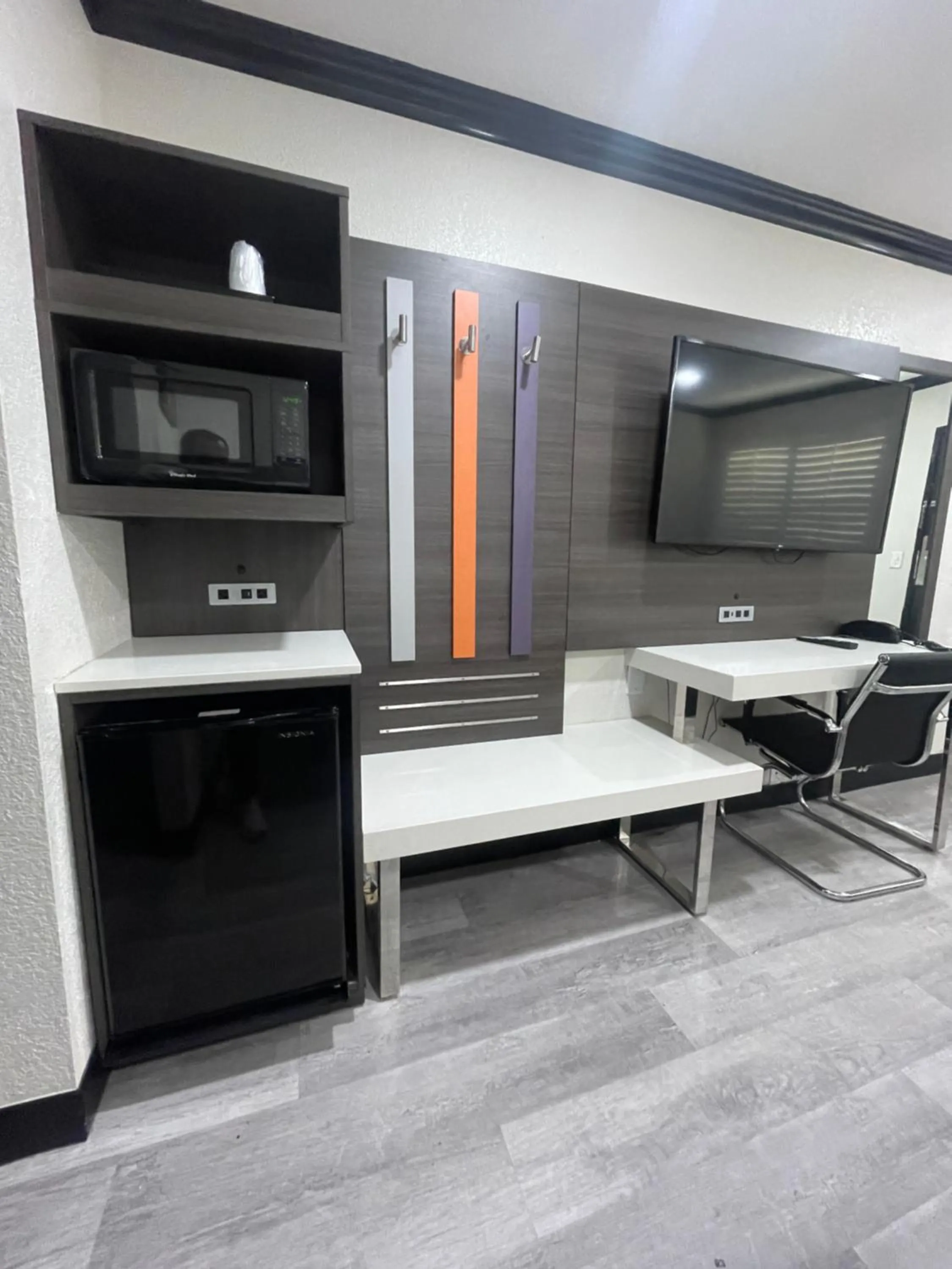 TV and multimedia in Escondido Lodge