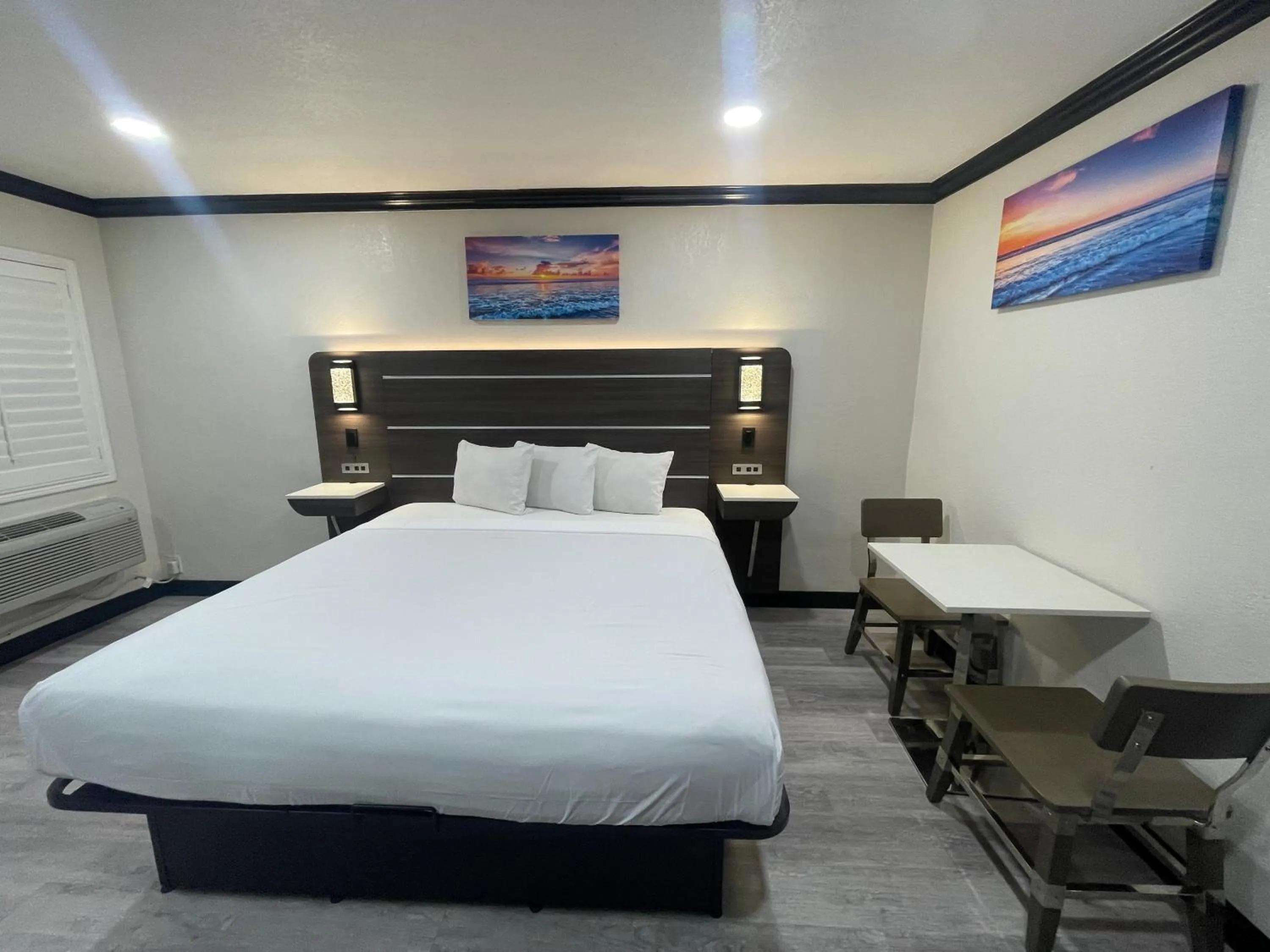 Bed in Escondido Lodge