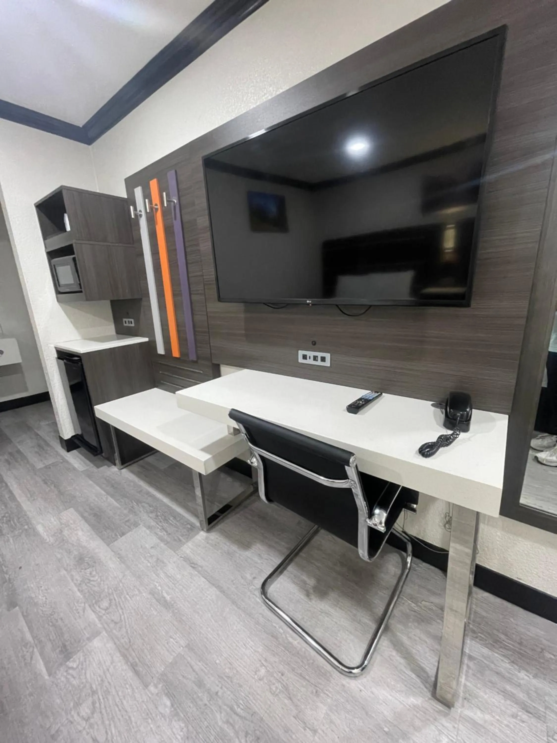 TV and multimedia in Escondido Lodge