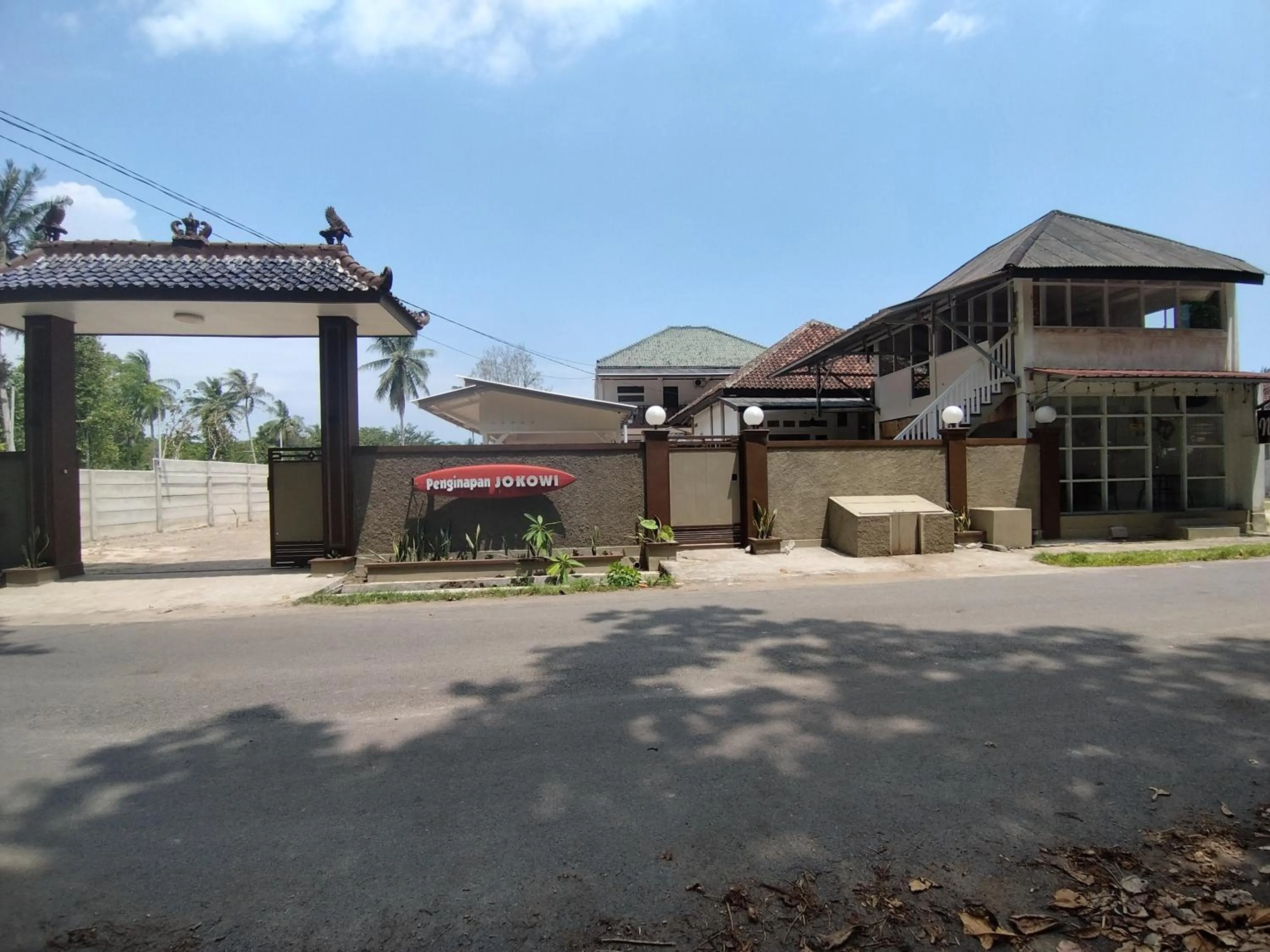 Property building in Krui penginapan jokowi