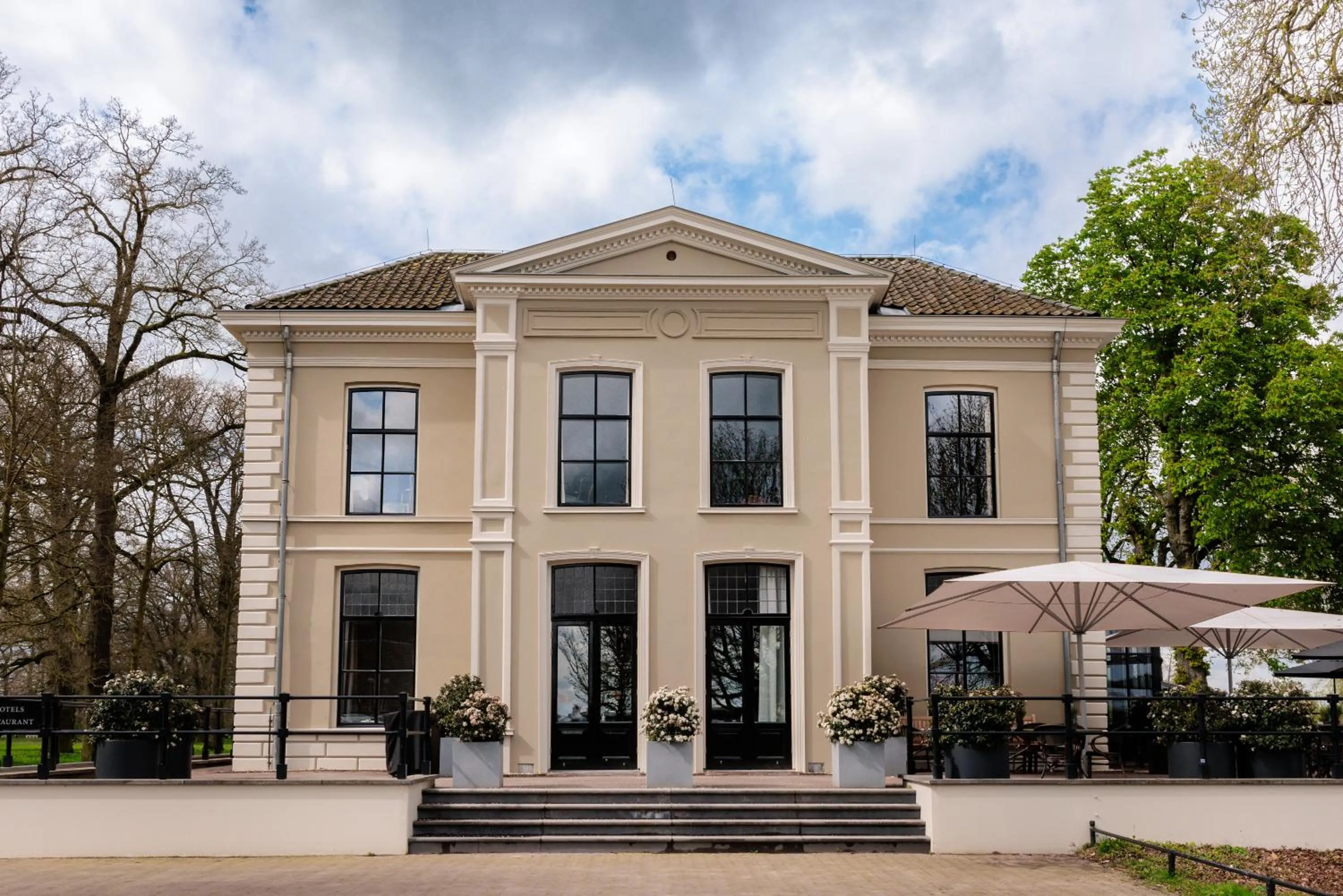 Property building in Pillows Luxury Boutique Hotel aan de IJssel