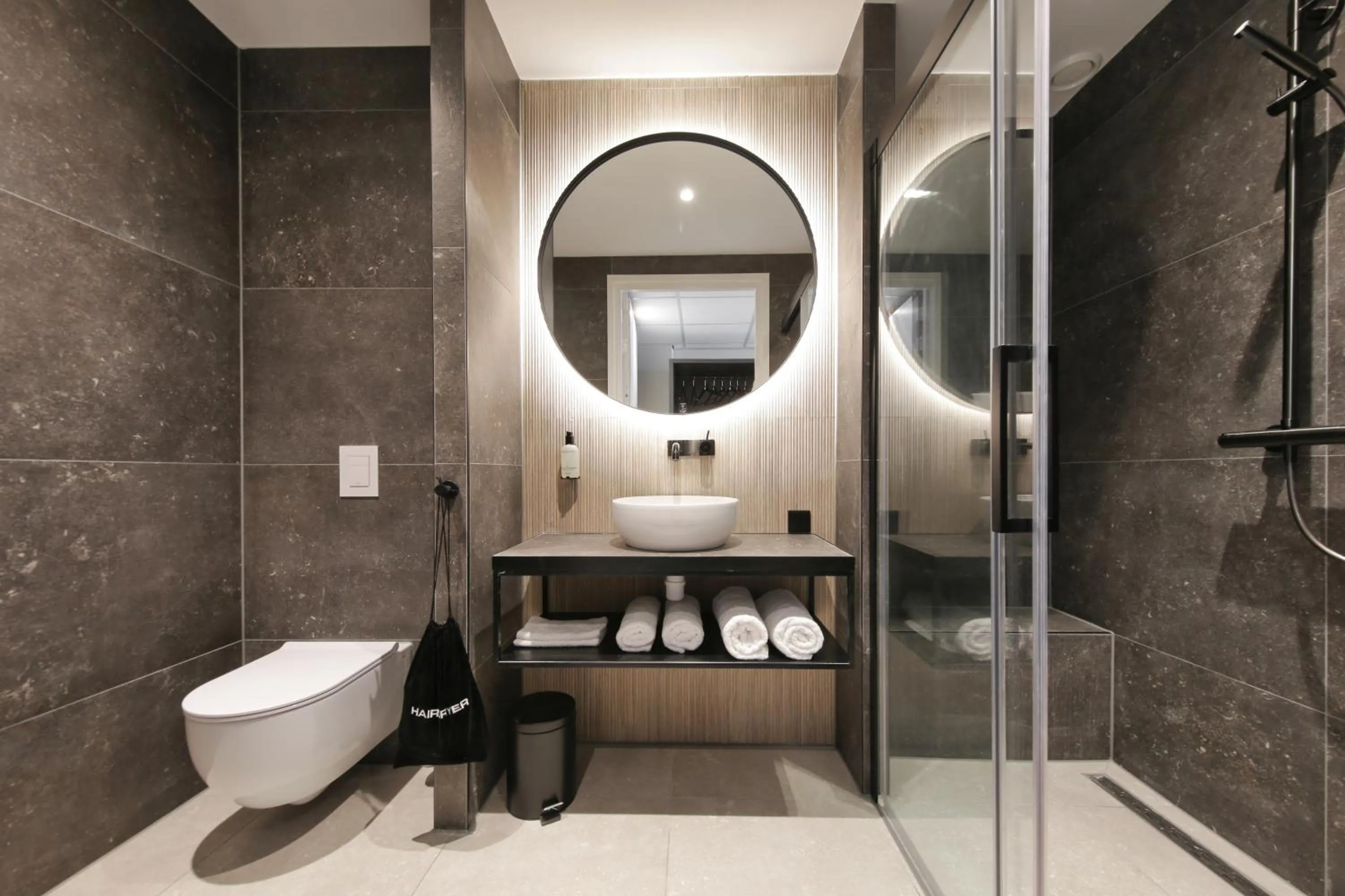 Bathroom in Boutique Hotel Hans - Amsterdam Schiphol Airport