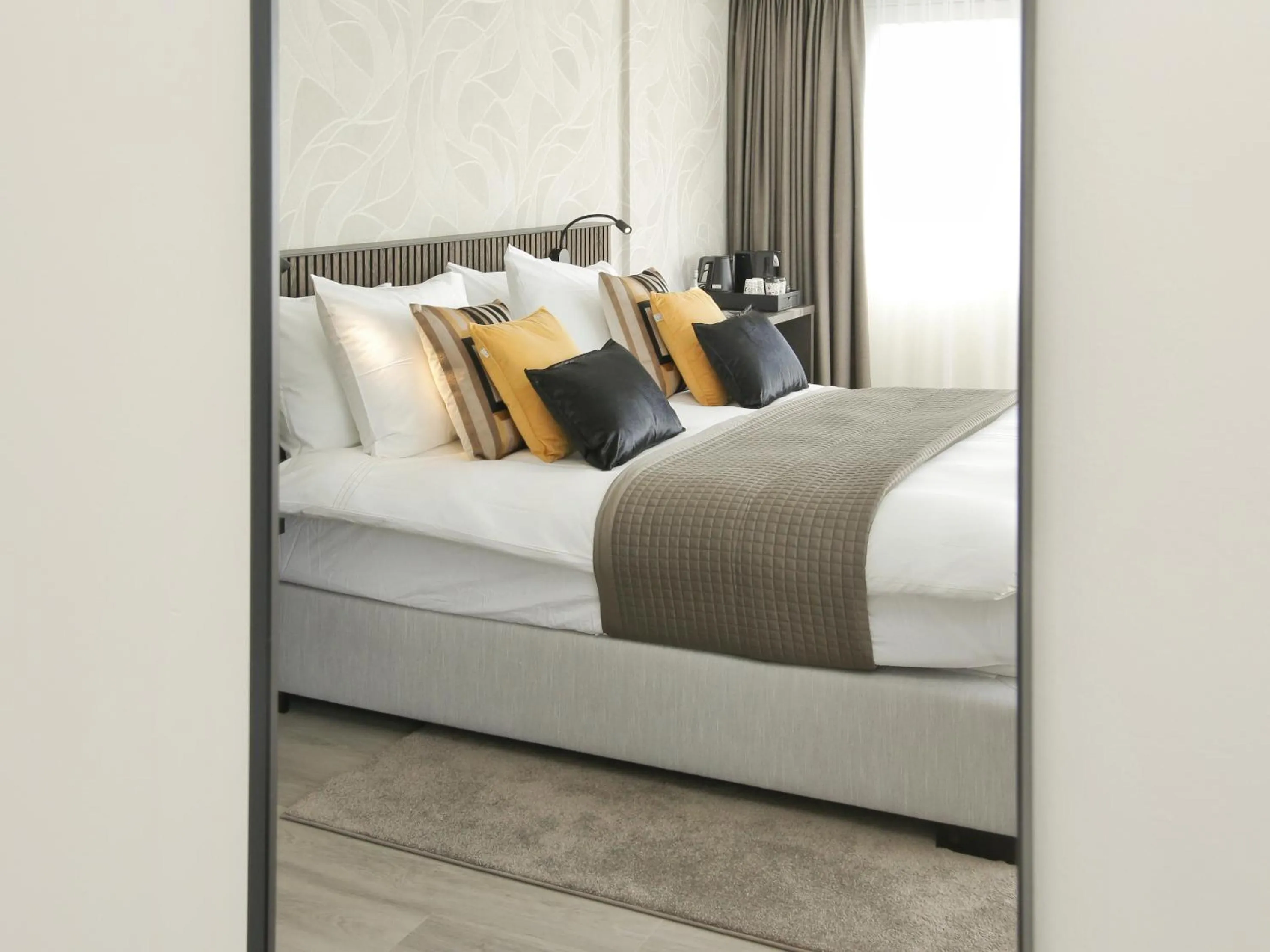 Bedroom, Bed in Boutique Hotel Hans - Amsterdam Schiphol Airport