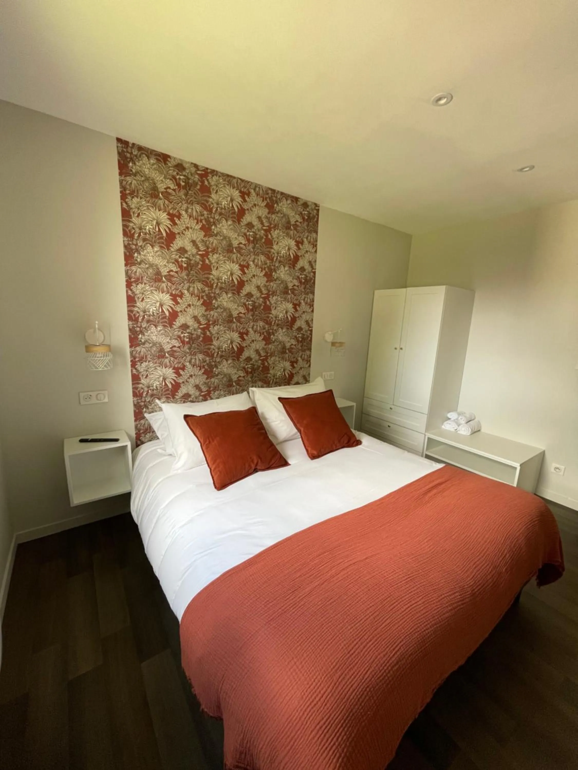 Photo of the whole room, Bed in Ducey Appart'Hôtel - Les Rivières