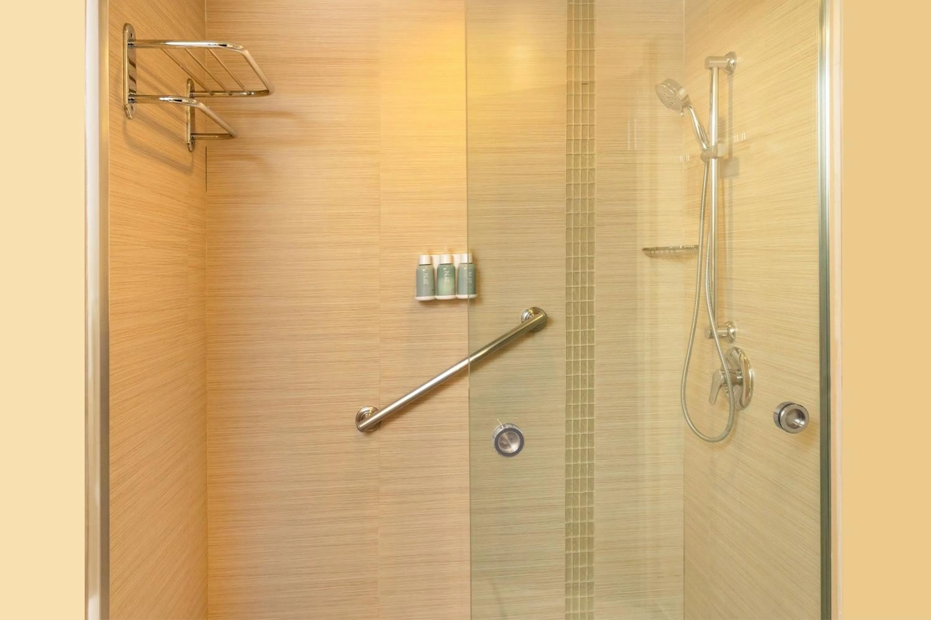 Bathroom in Hyatt Place Ciudad del Carmen