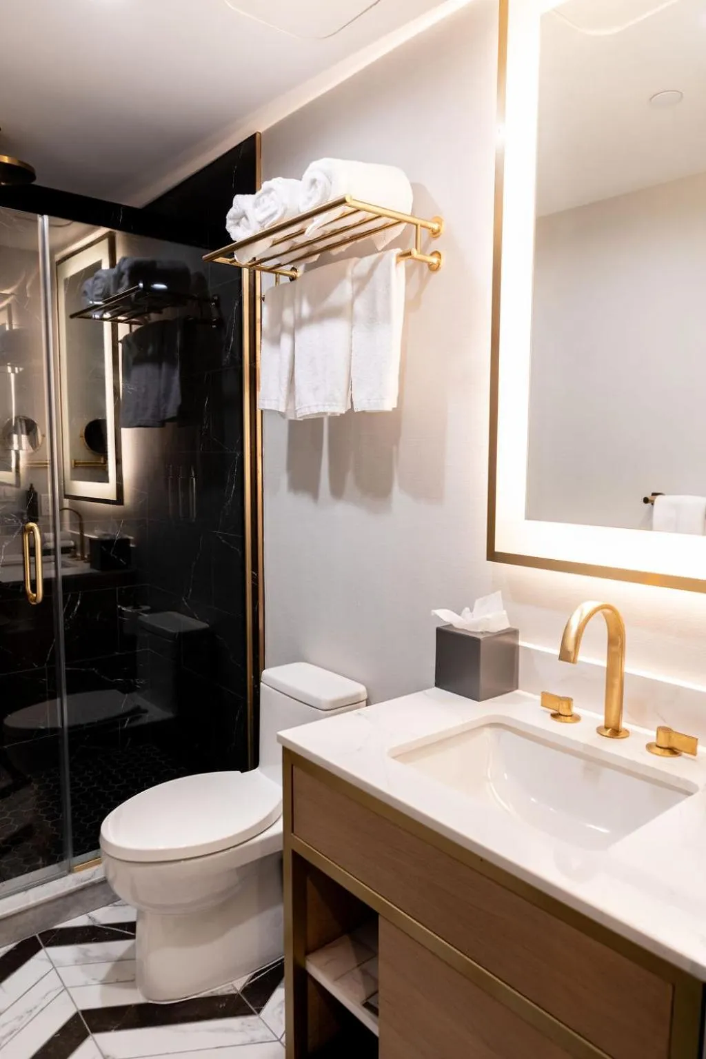 Bathroom in Iris Hotel Boston