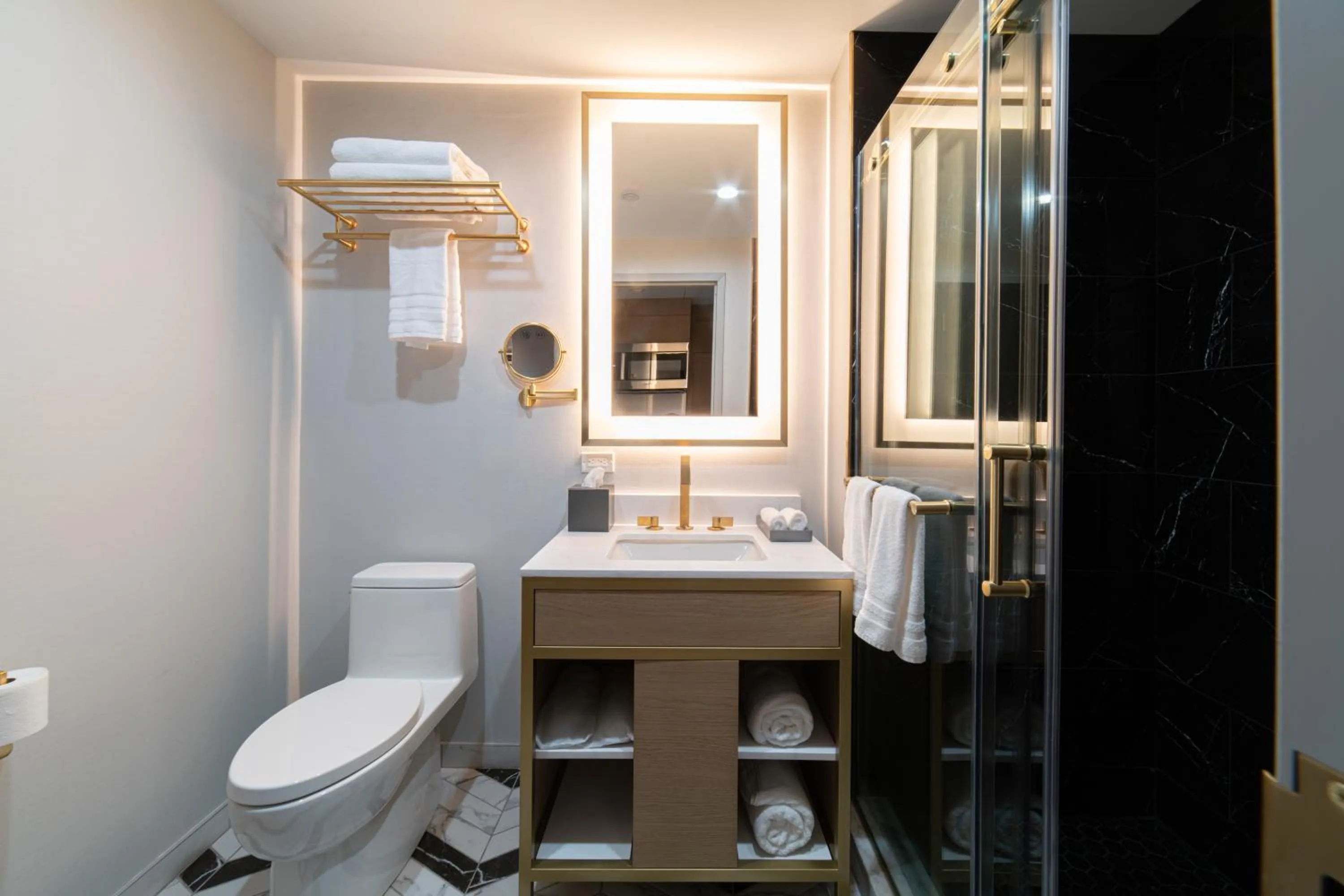 Bathroom in Iris Hotel Boston