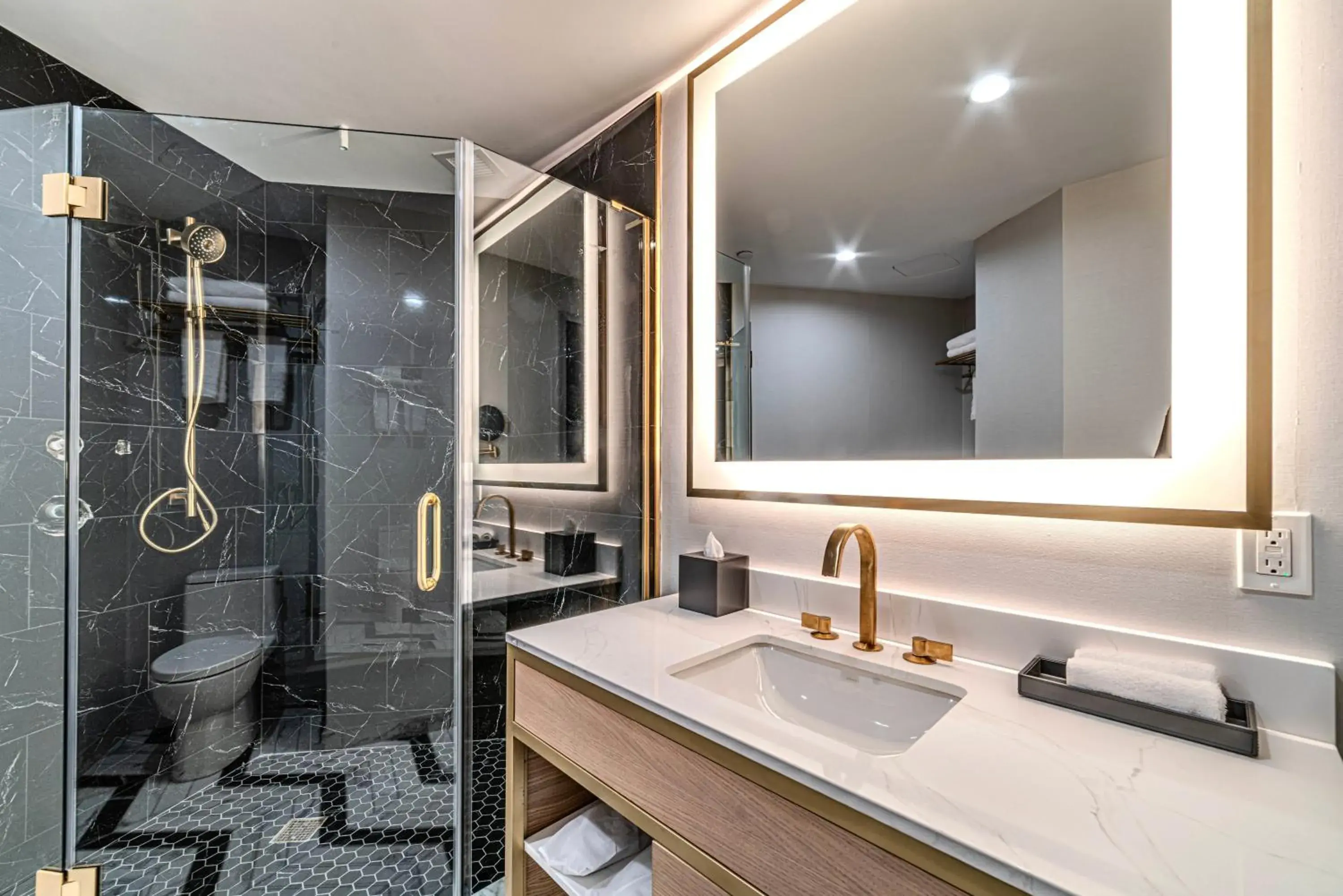 Deluxe Studio in Iris Hotel Boston Deluxe Studio in Iris Hotel Boston