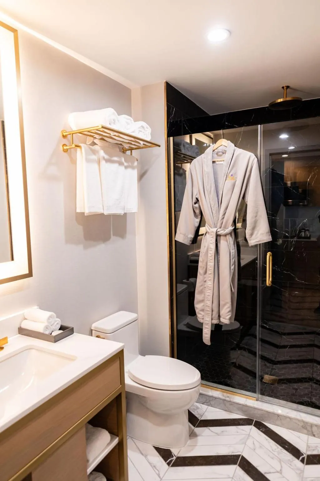 Bathroom in Iris Hotel Boston