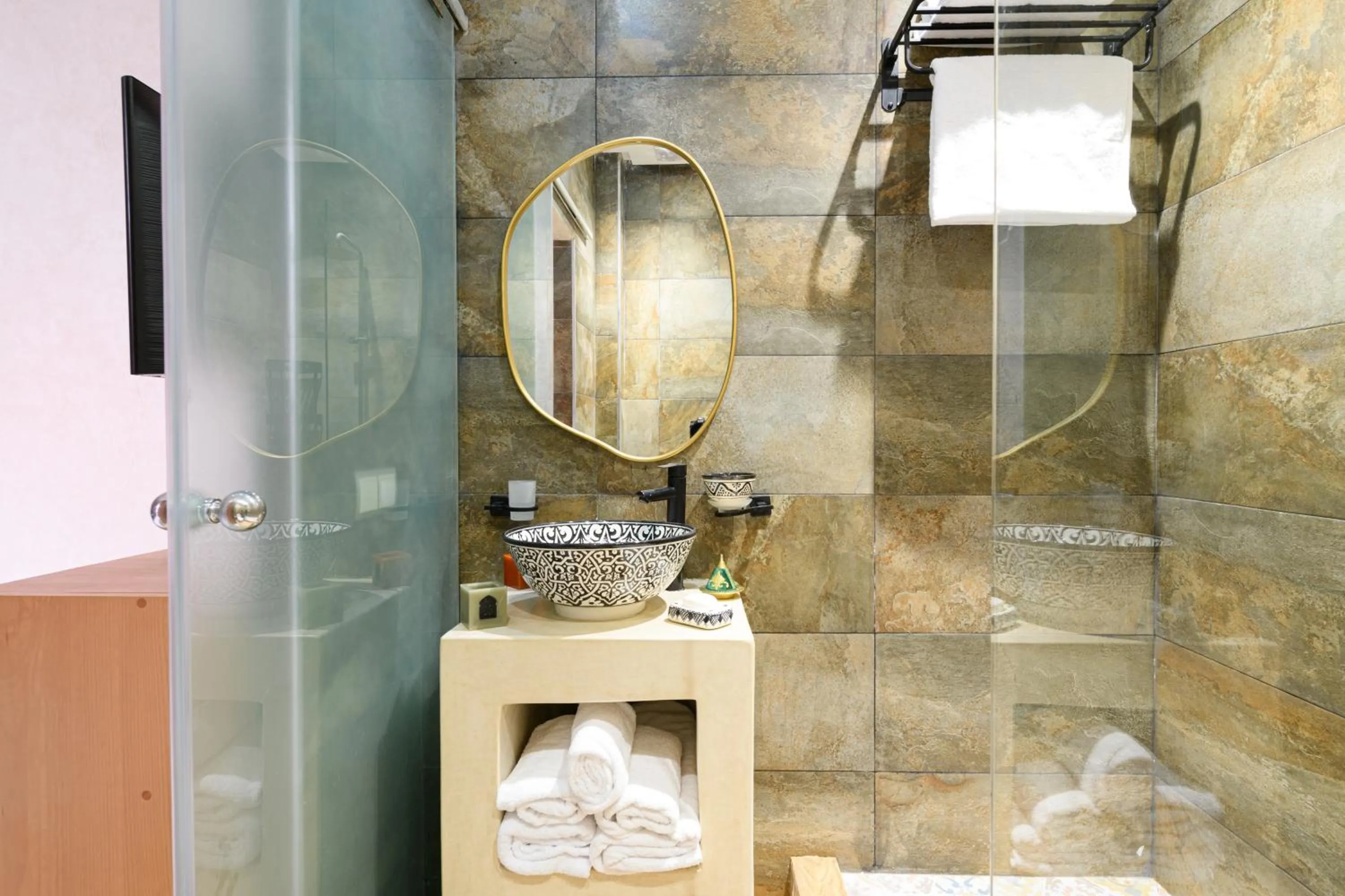 Shower in Luxurious Riad Center Rabat Dar Al Jeld