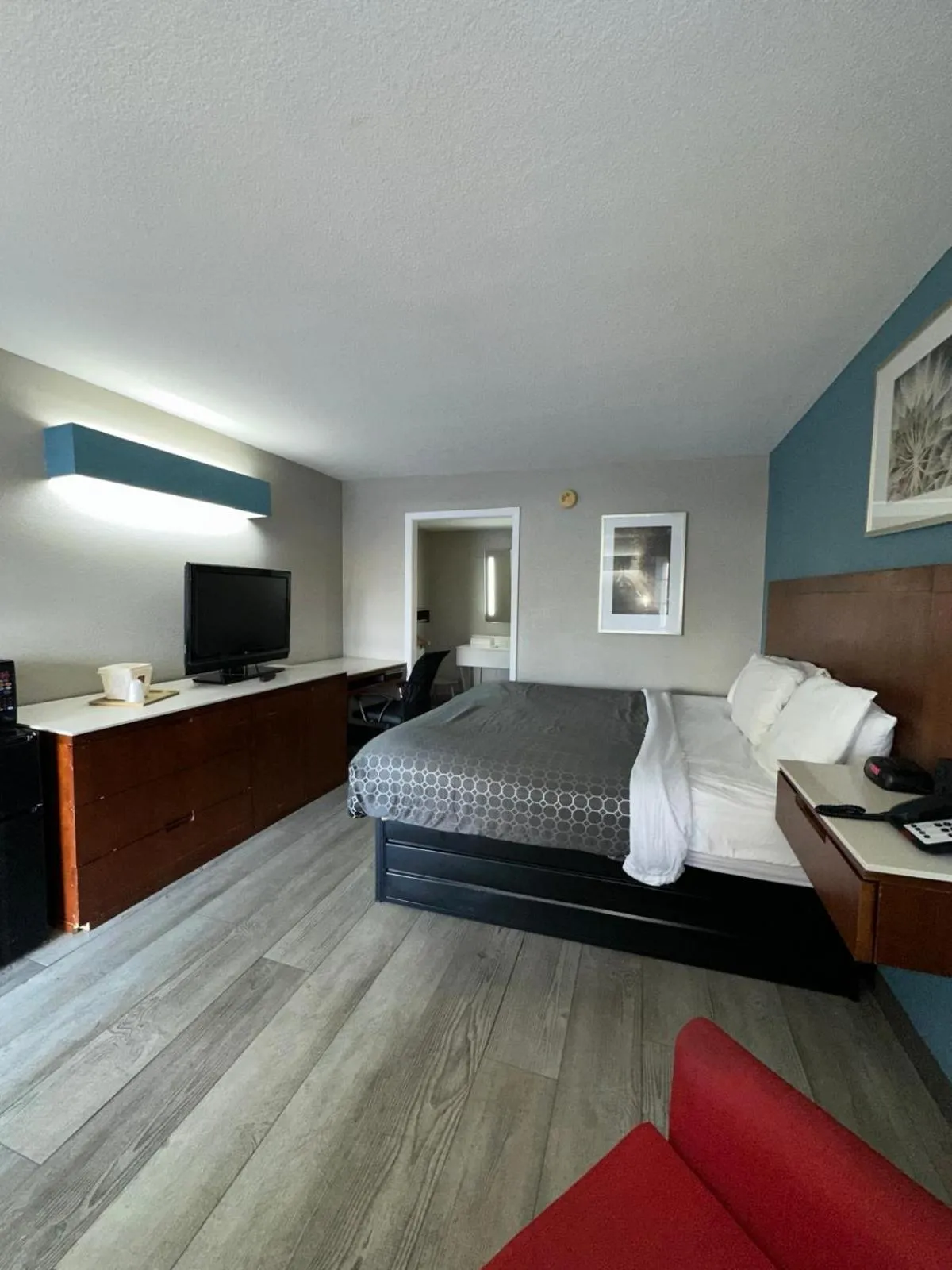 Bedroom, Bed in Jameson Inn Winder