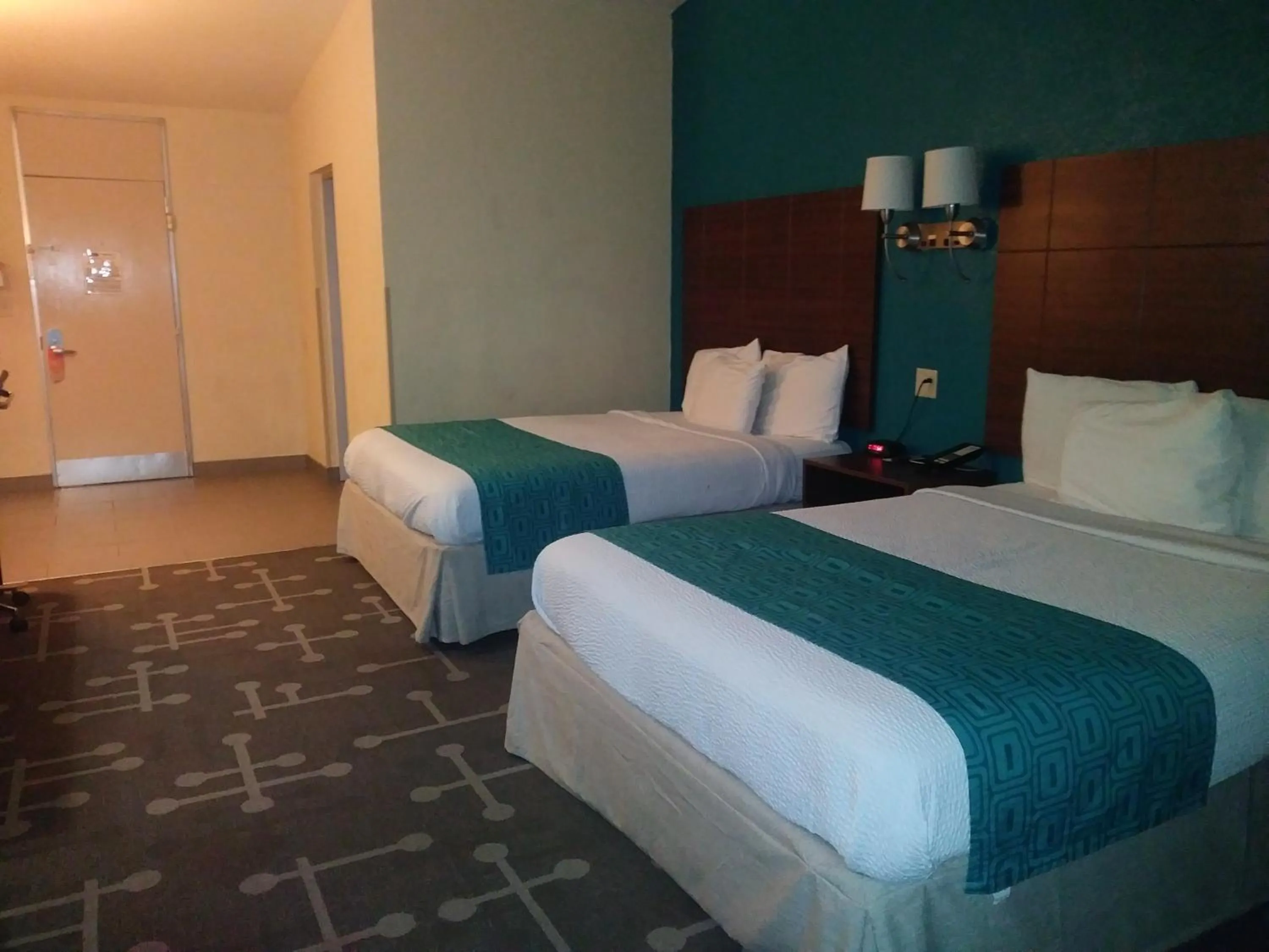 Bedroom, Bed in Howard Johnson by Wyndham Athens