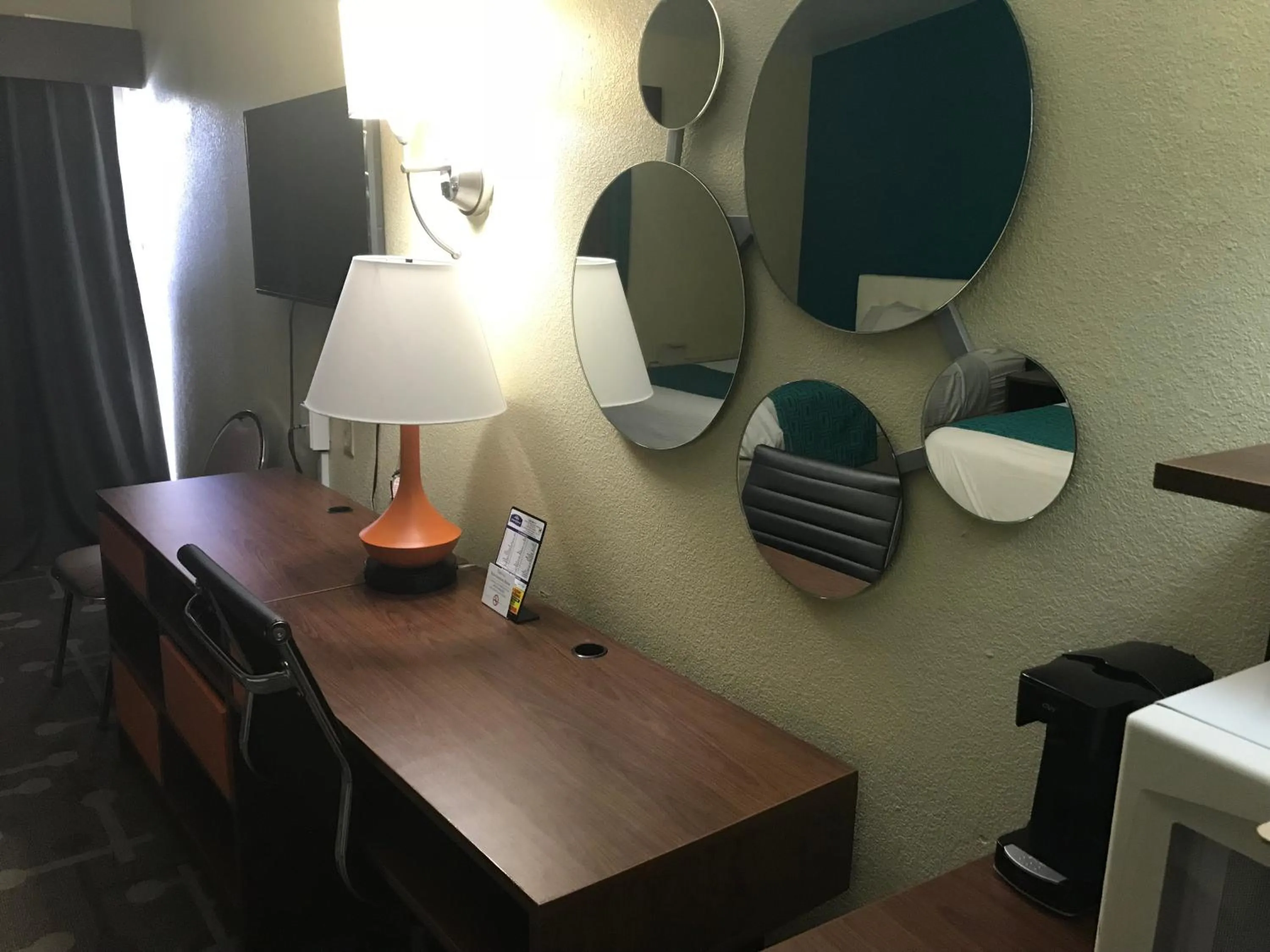 Bedroom in Howard Johnson by Wyndham Athens