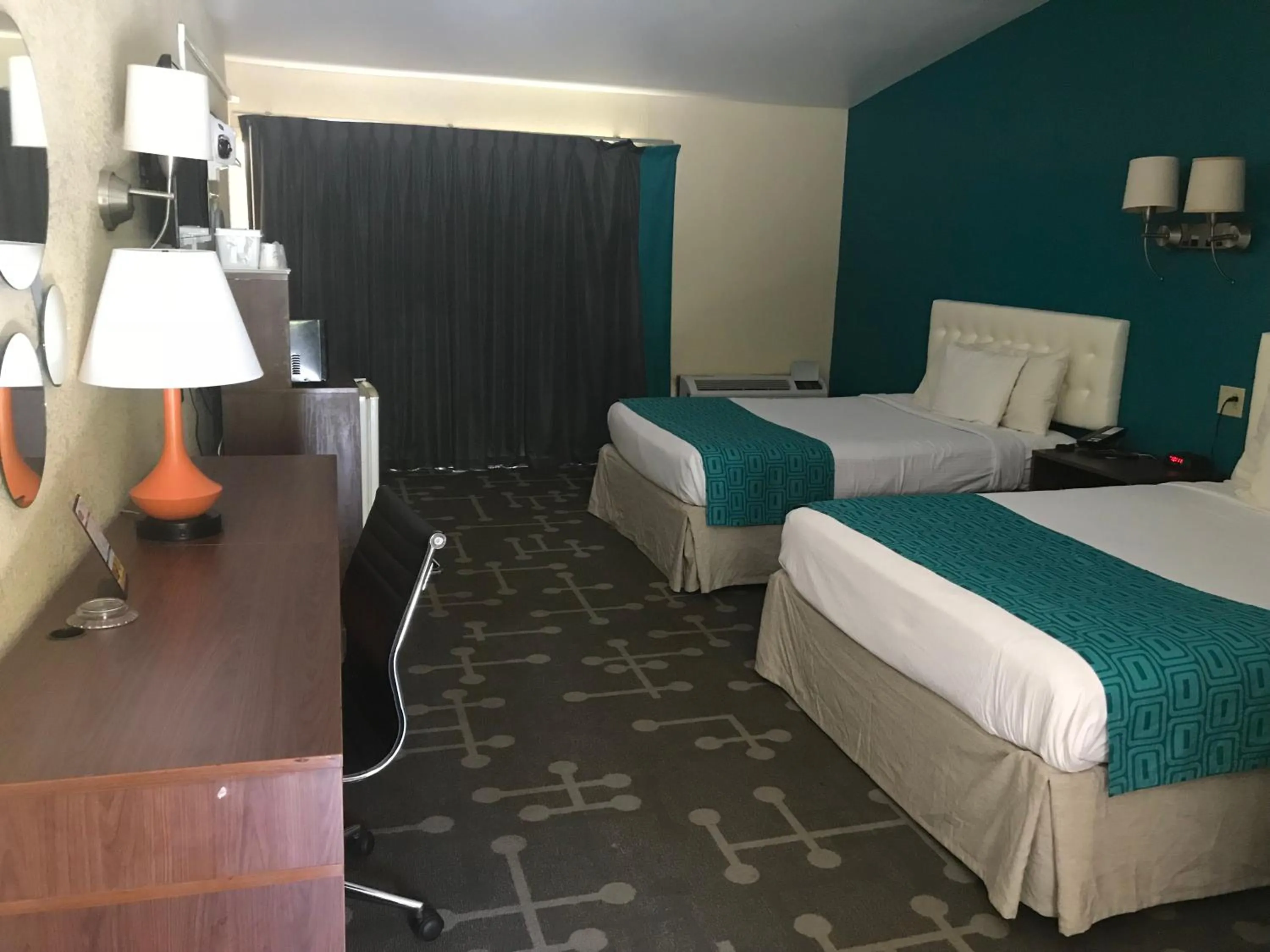 Bedroom, Bed in Howard Johnson by Wyndham Athens
