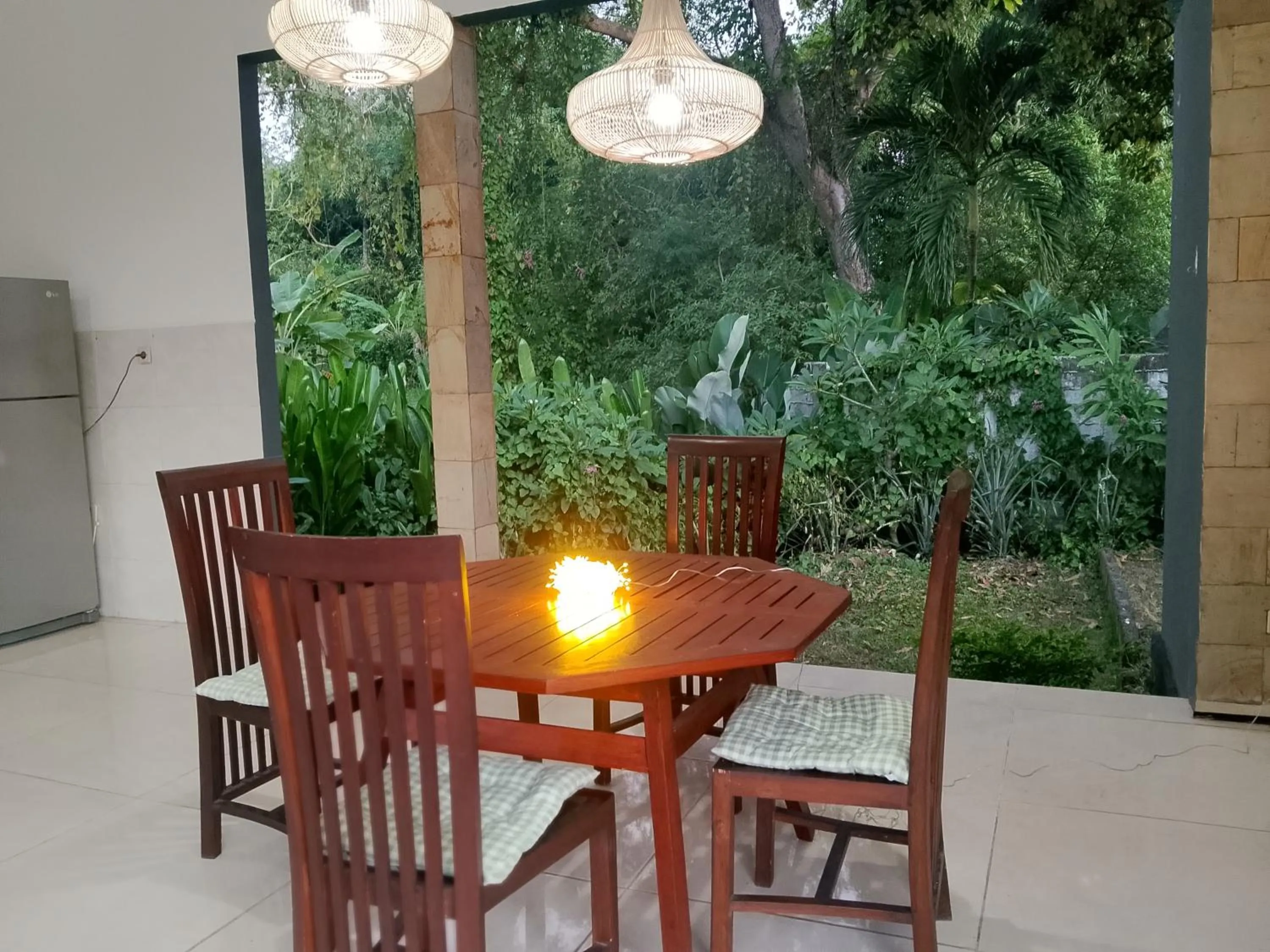 Dining area in Lovina Villa Cinta