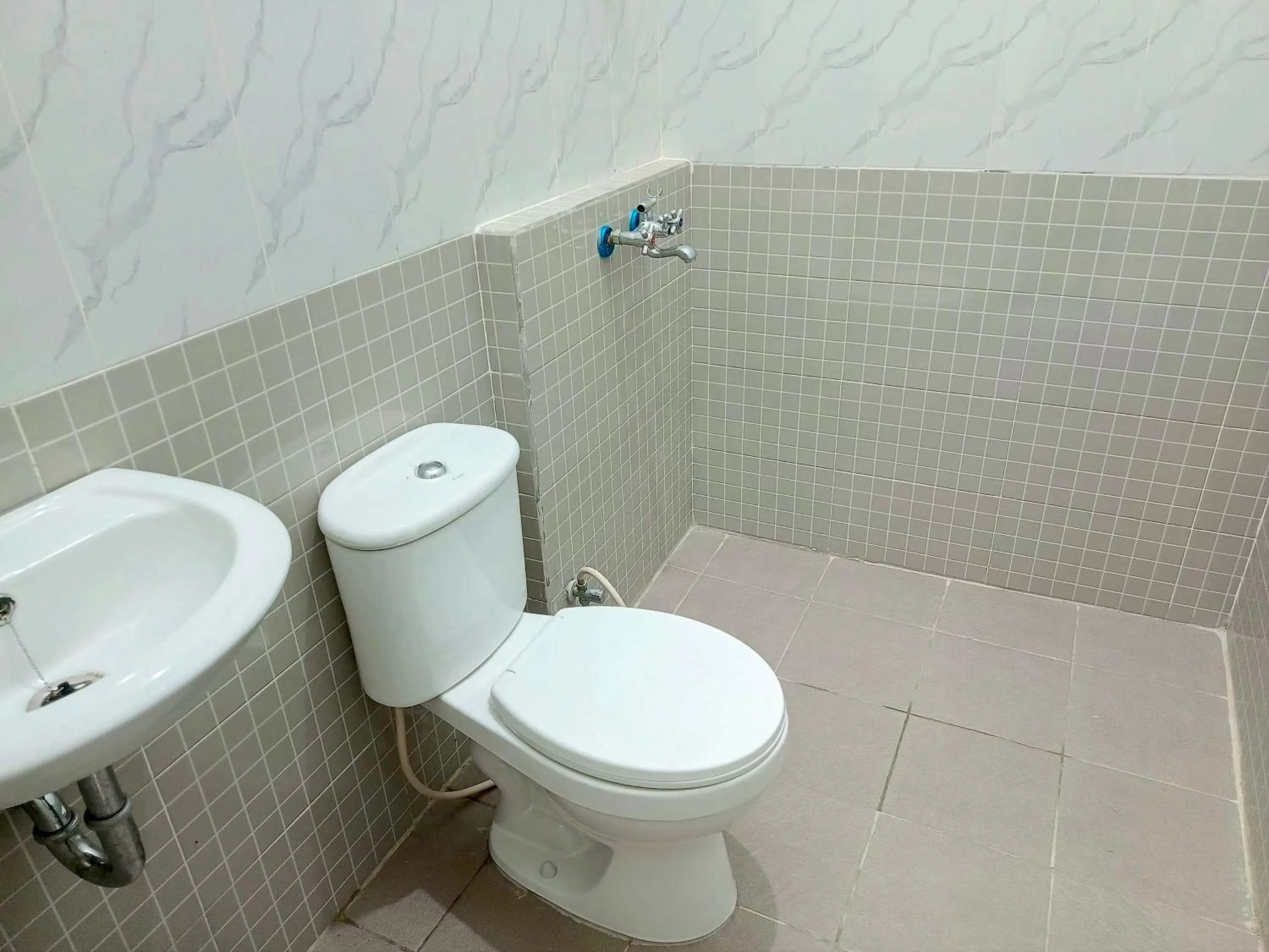 Bathroom in Bebek Kuning Residence