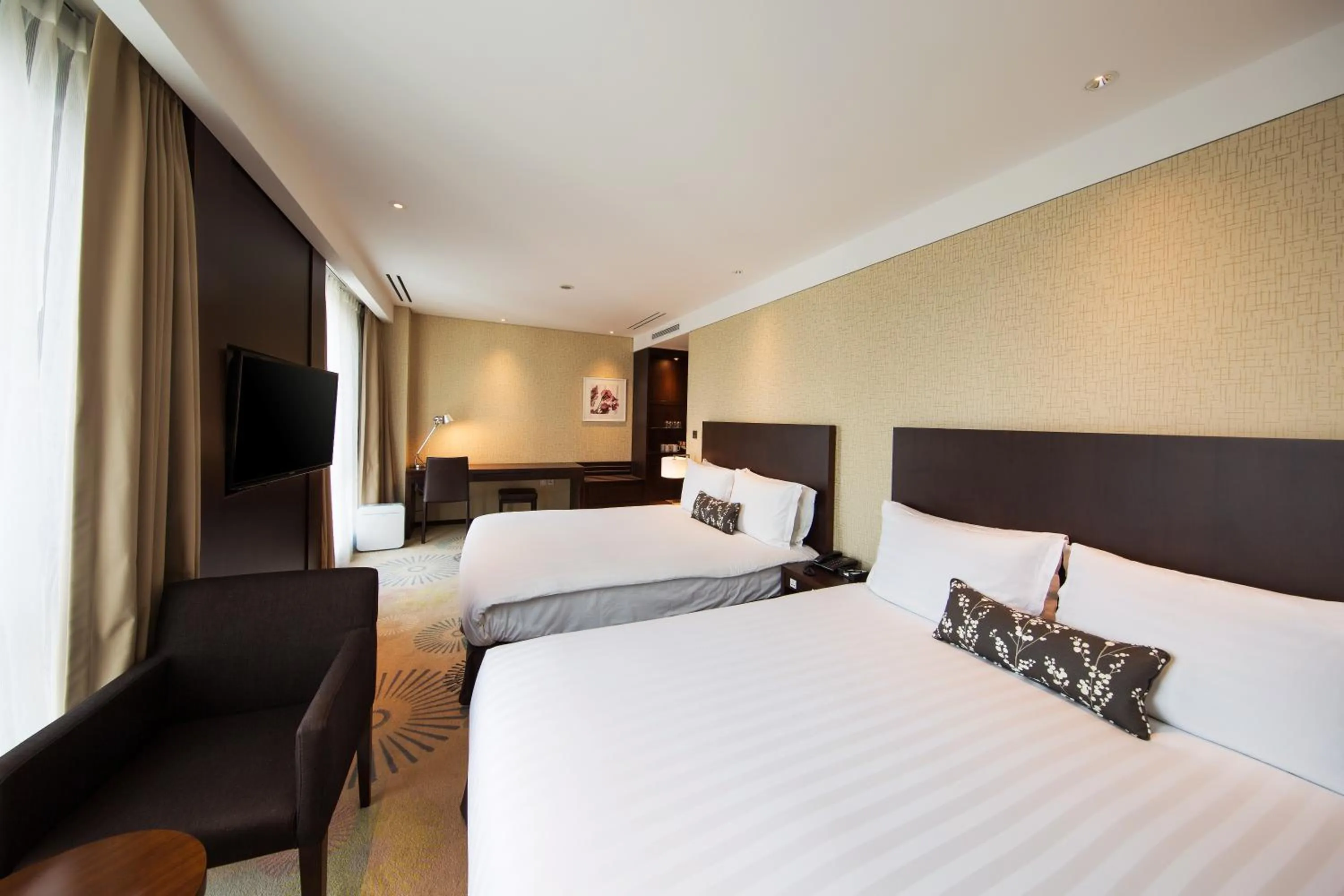 Photo of the whole room, Bed in Solaria Nishitetsu Hotel Busan