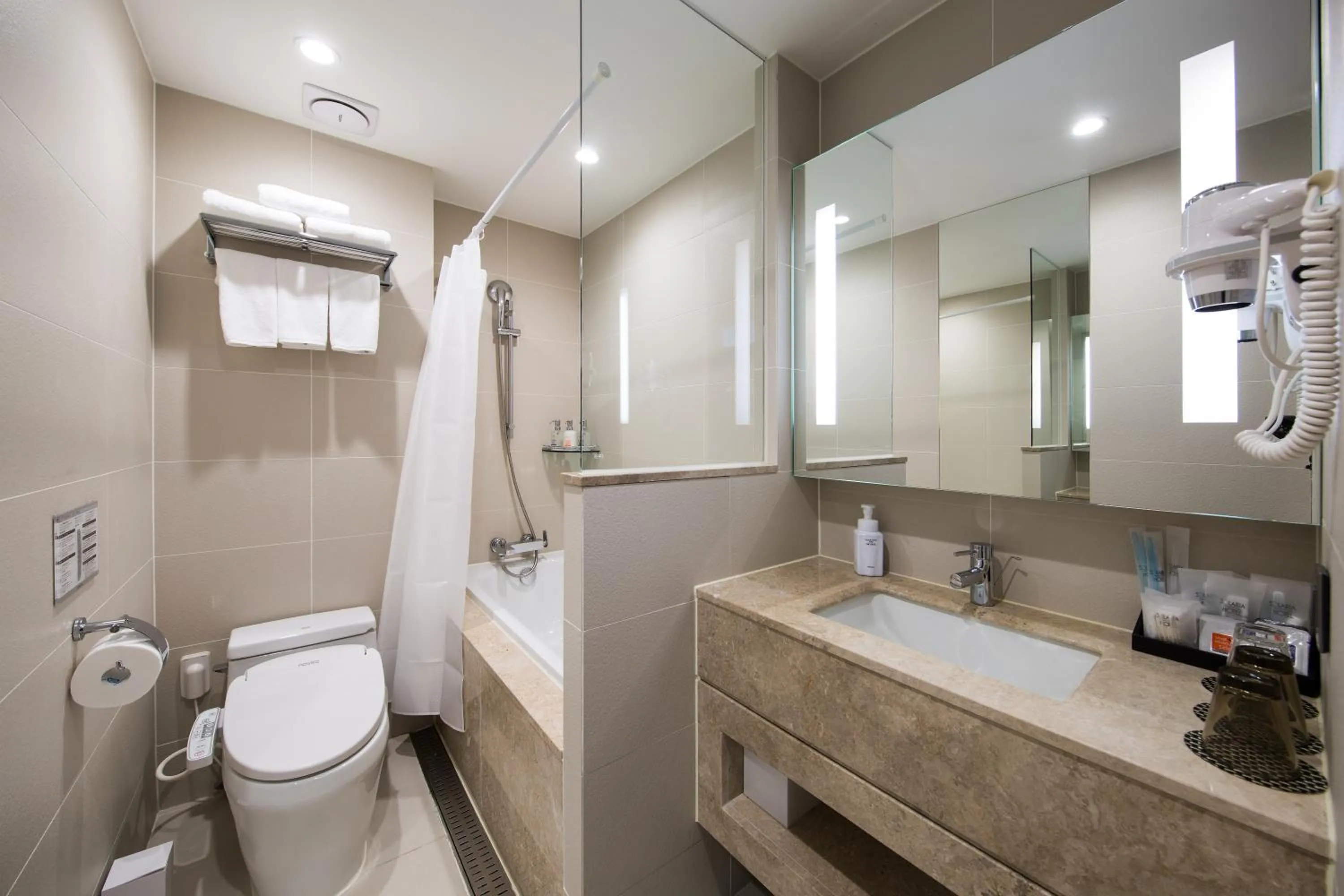 Bathroom in Solaria Nishitetsu Hotel Busan