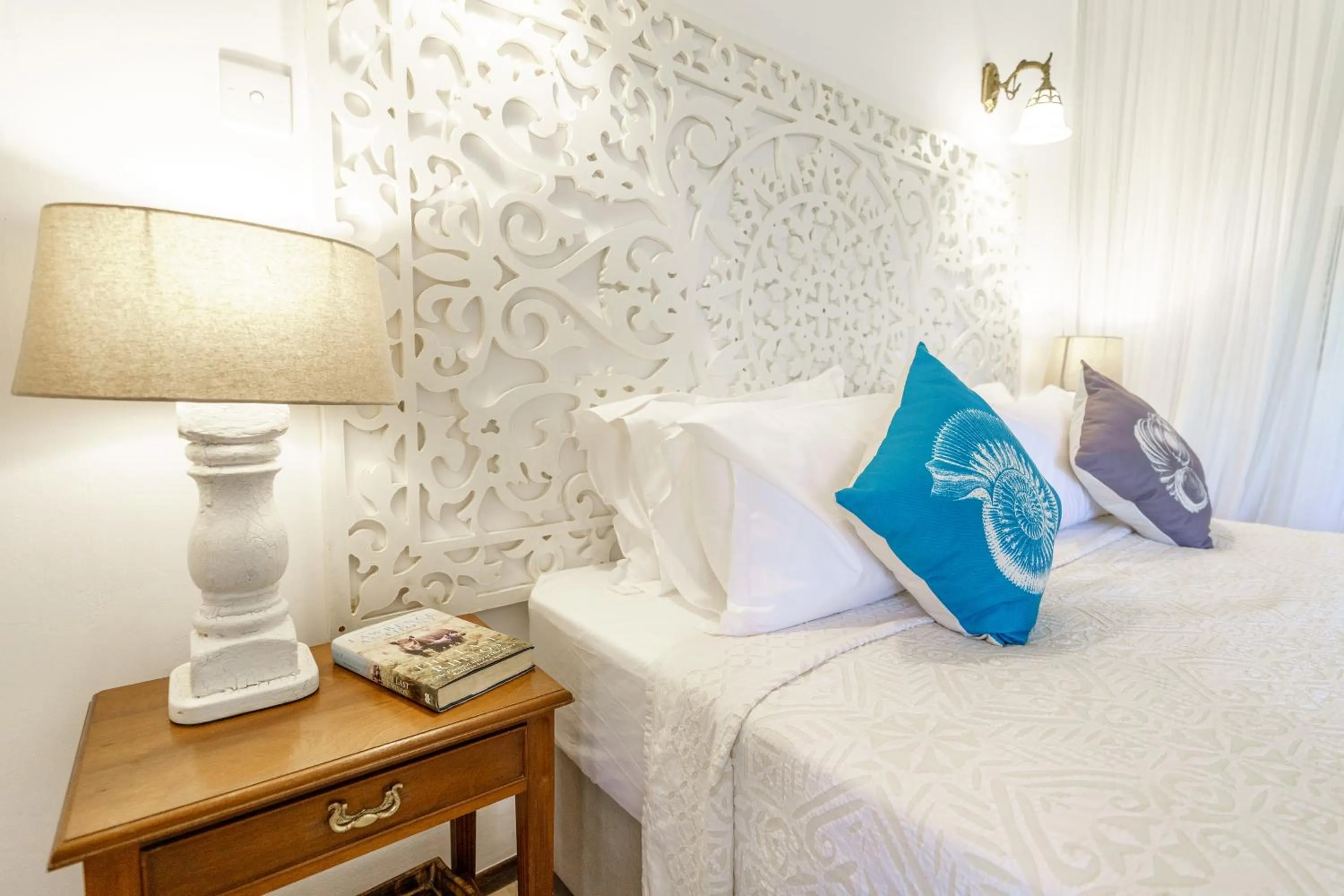 Bedroom, Bed in Lazy Days