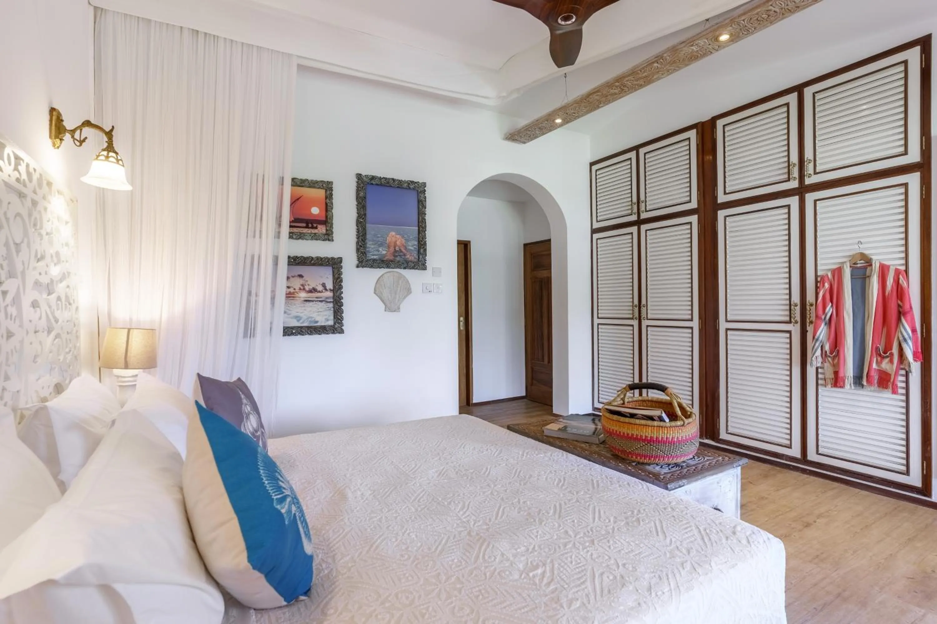 Bedroom, Bed in Lazy Days