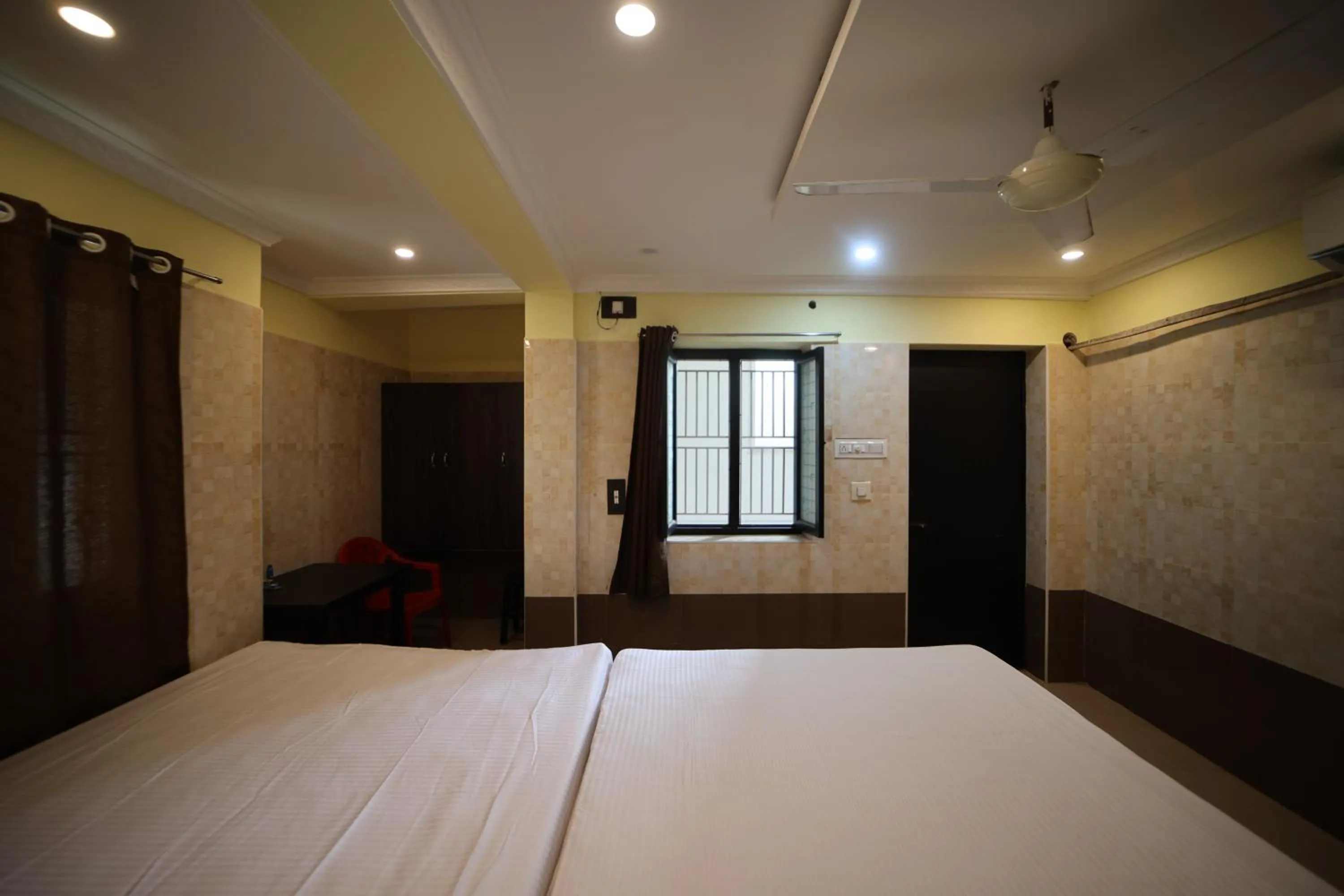 Photo of the whole room, Bed in JR Lodge