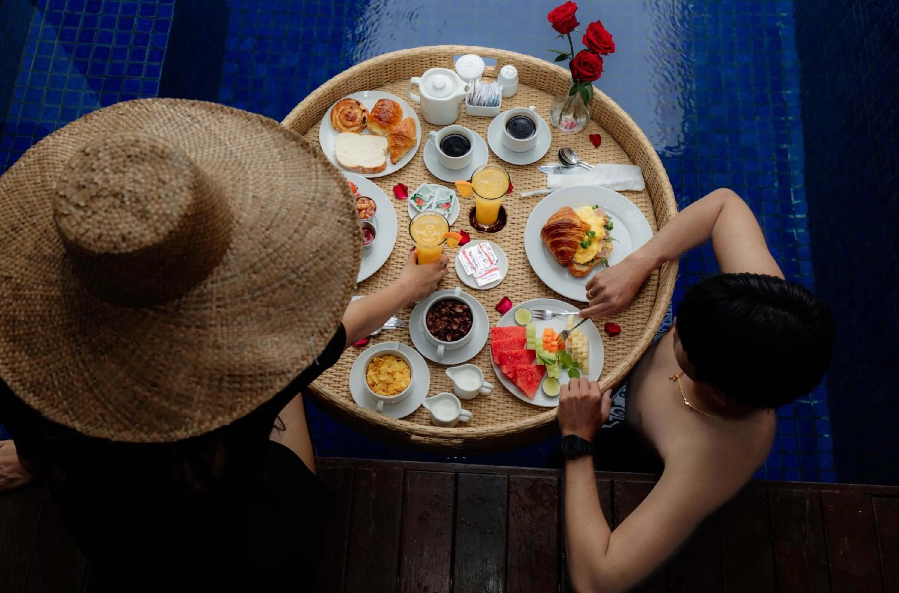 Food and drinks in The Sterling Villas