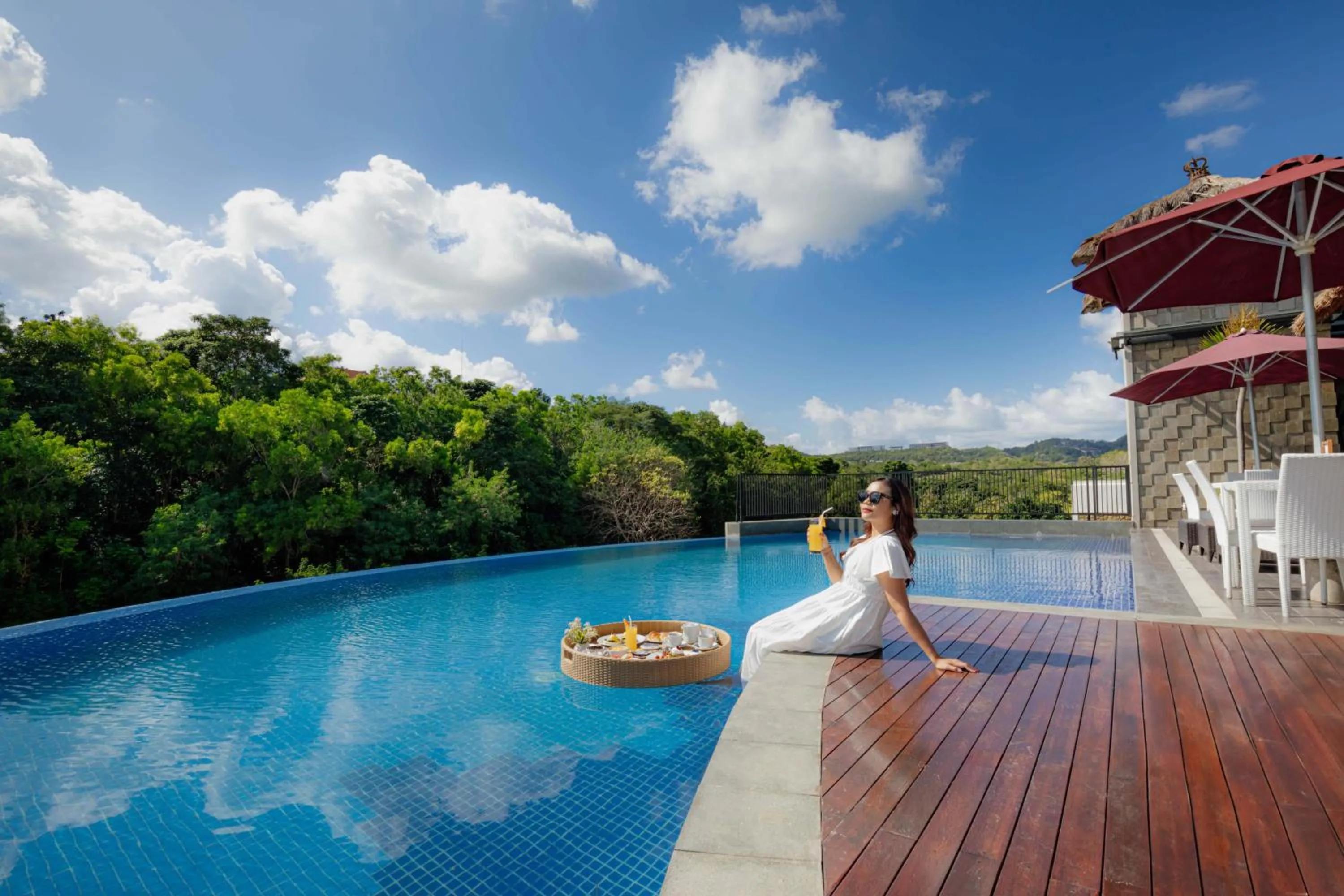 Guests in The Sterling Villas