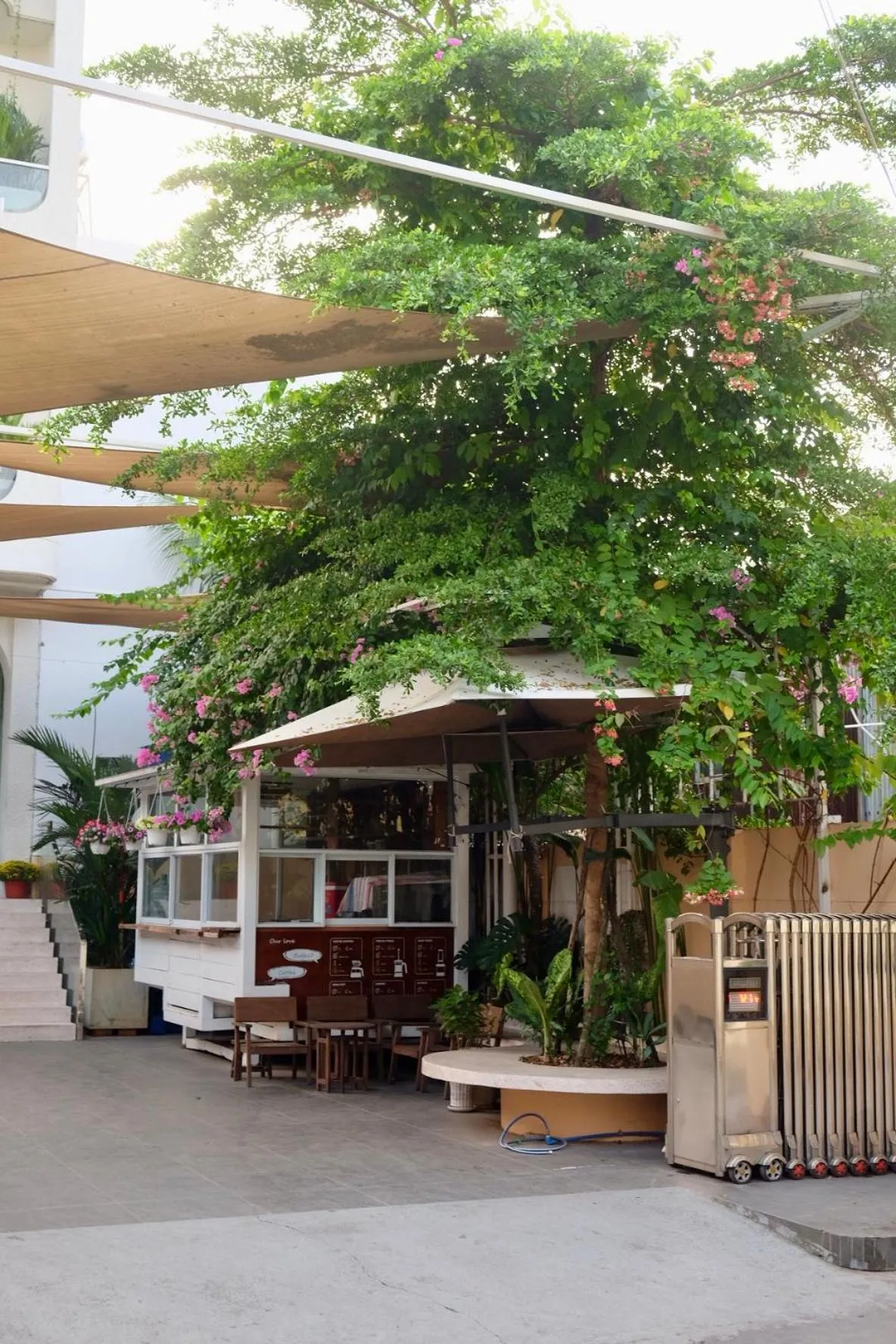 Property building in IN URBAN