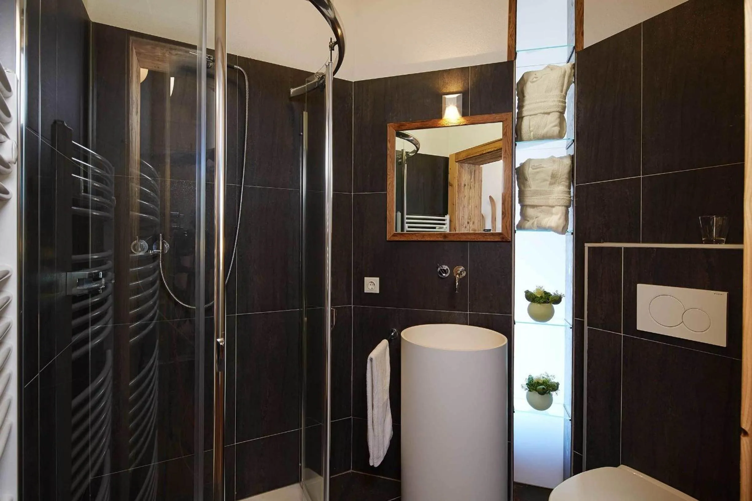 Bathroom in Alpendiamond Ski in & Bike Out apartments Top 200, 400 & penthouse 600
