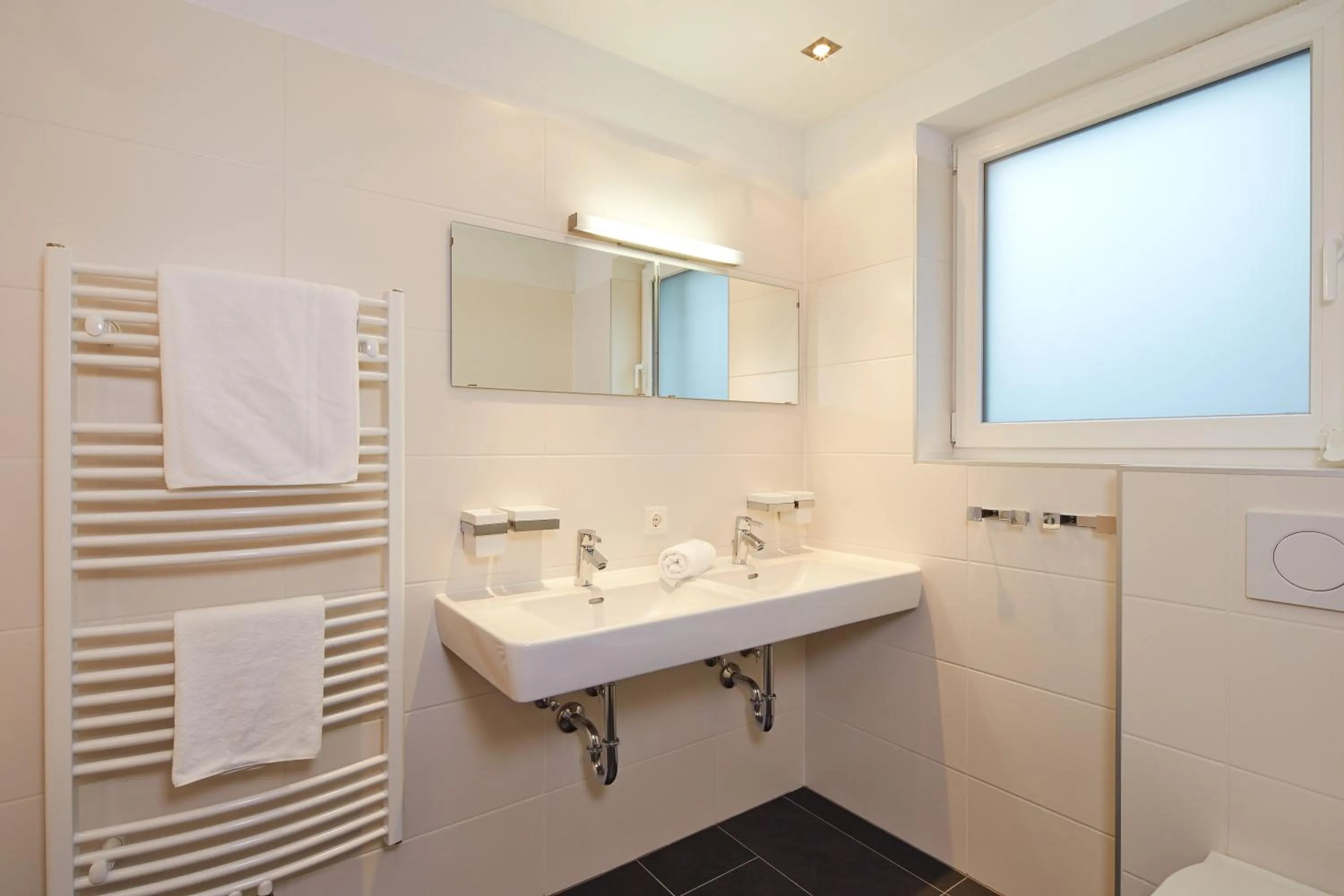 Bathroom in Alpendiamond Ski in & Bike Out apartments Top 200, 400 & penthouse 600