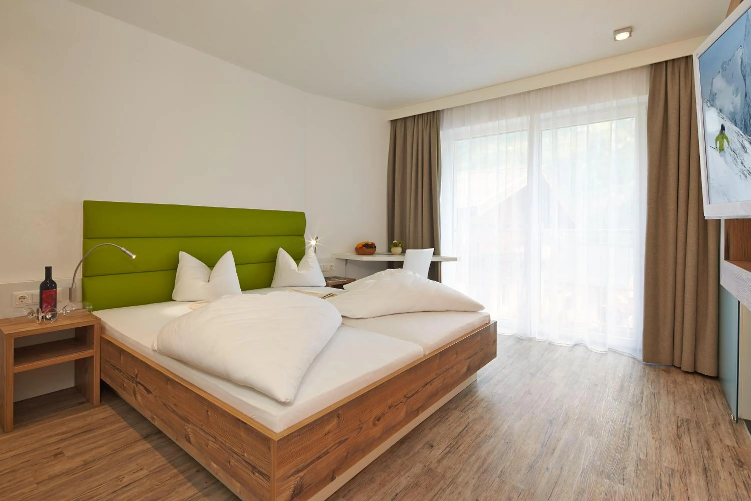 Bed in Alpendiamond Ski in & Bike Out apartments Top 200, 400 & penthouse 600