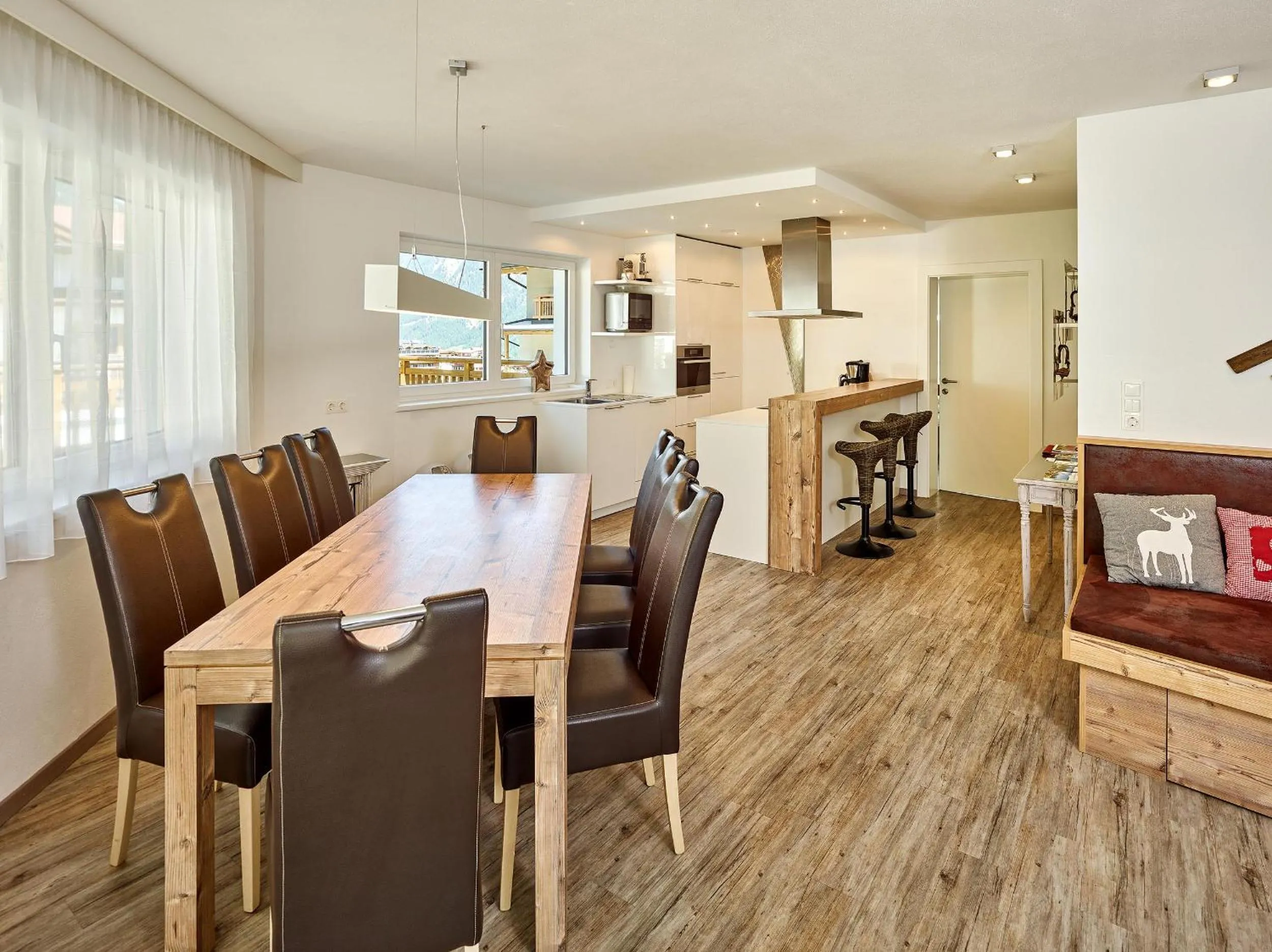 Kitchen or kitchenette in Alpendiamond Ski in & Bike Out apartments Top 200, 400 & penthouse 600
