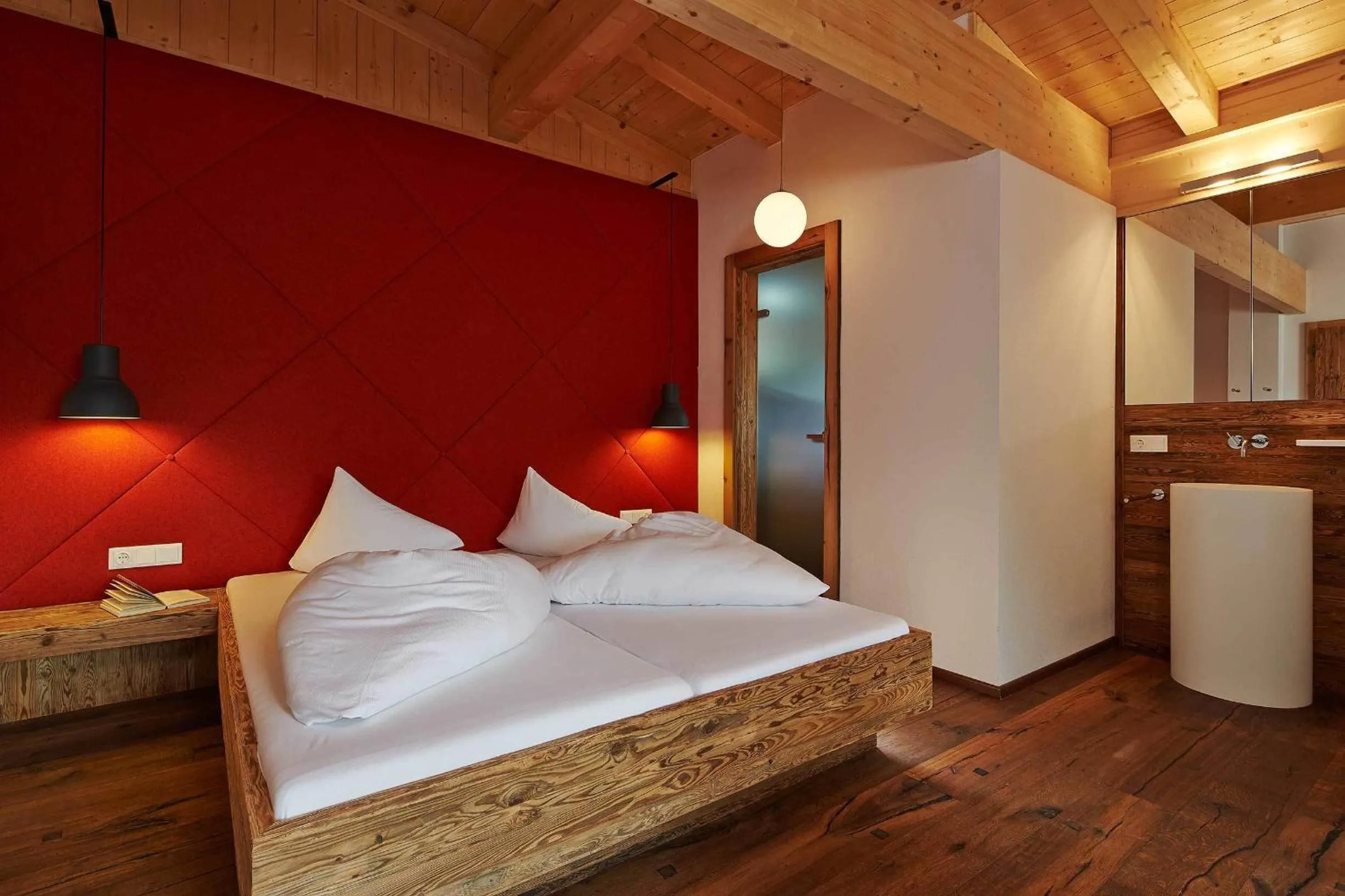 Bedroom, Bed in Alpendiamond Ski in & Bike Out apartments Top 200, 400 & penthouse 600