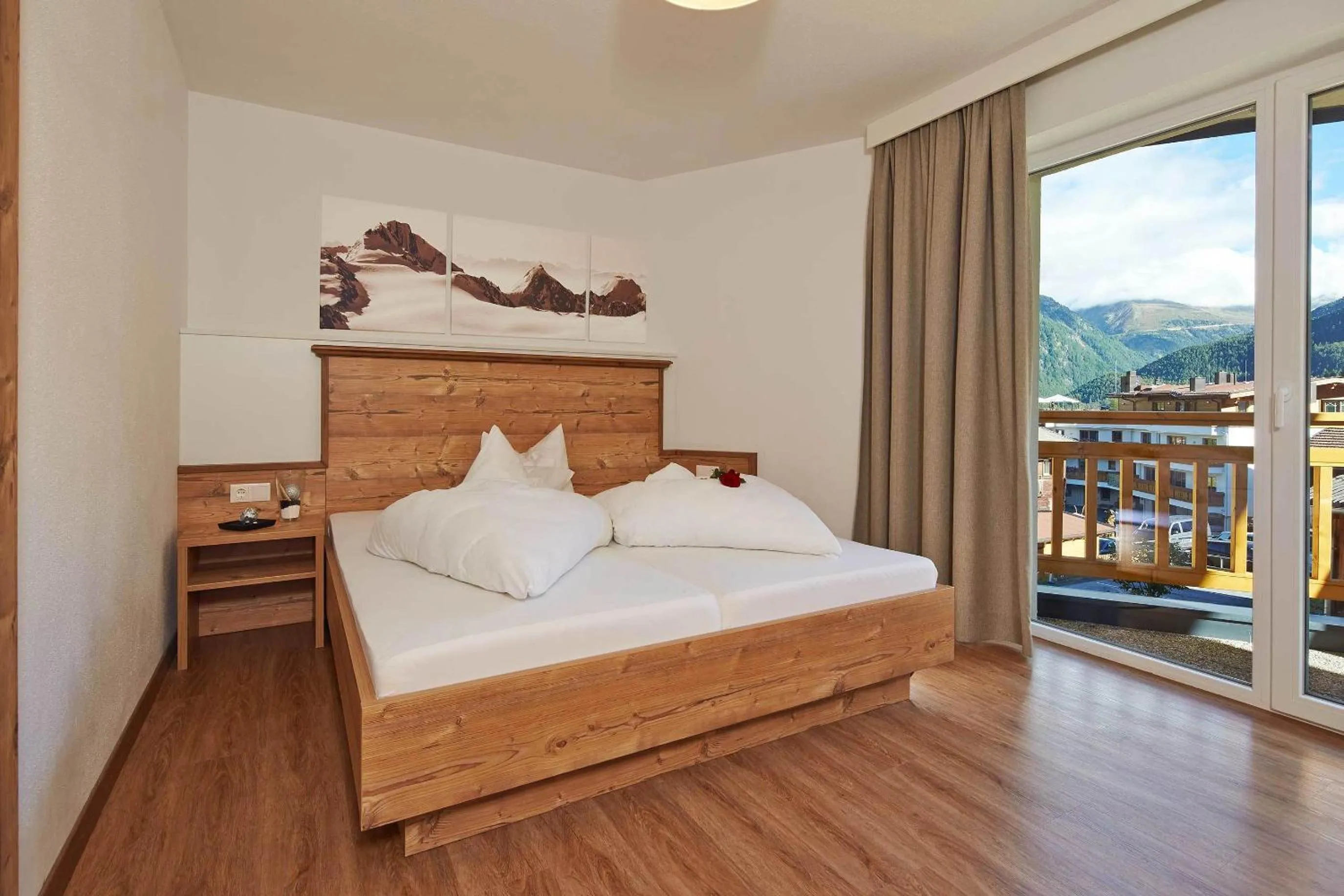 Bedroom, Bed in Alpendiamond Ski in & Bike Out apartments Top 200, 400 & penthouse 600