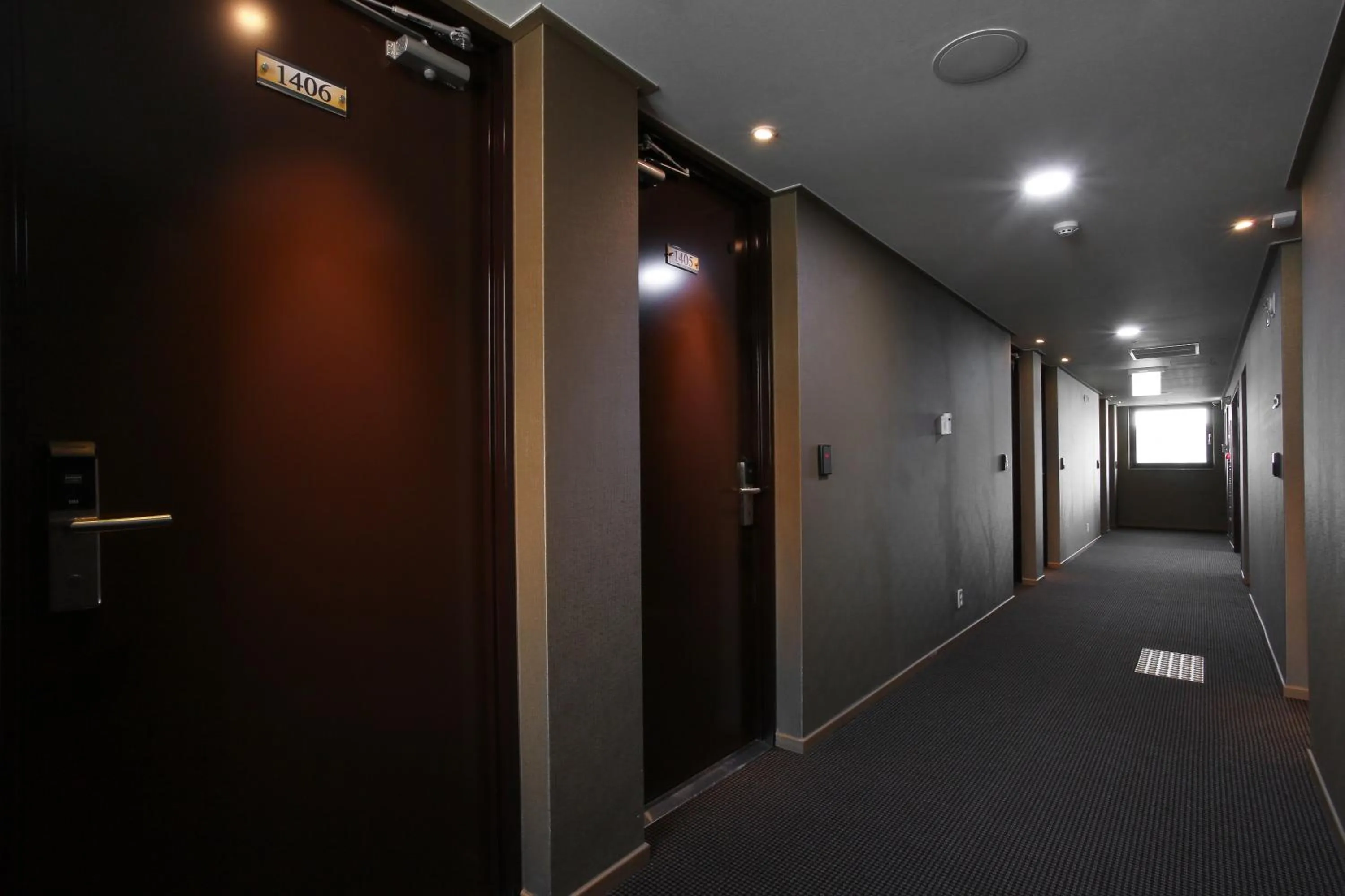 Facade/entrance in Golden City Hotel Dongdaemun