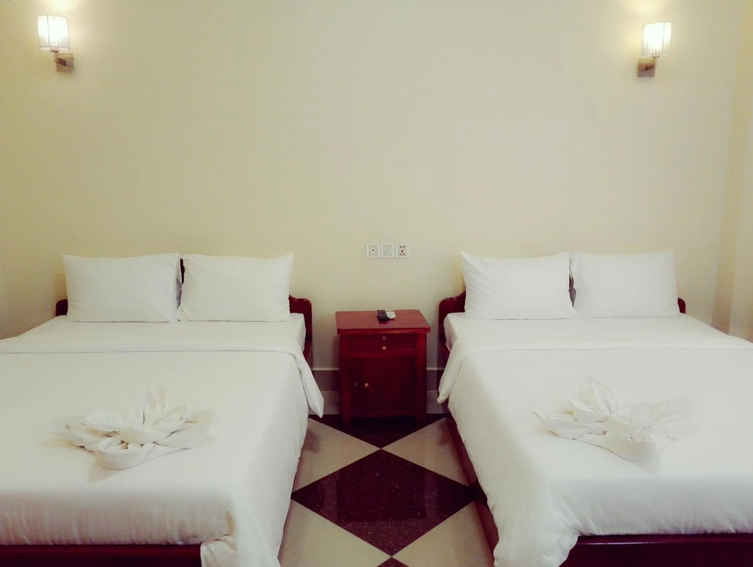 Bedroom, Bed in Golden Star Inn