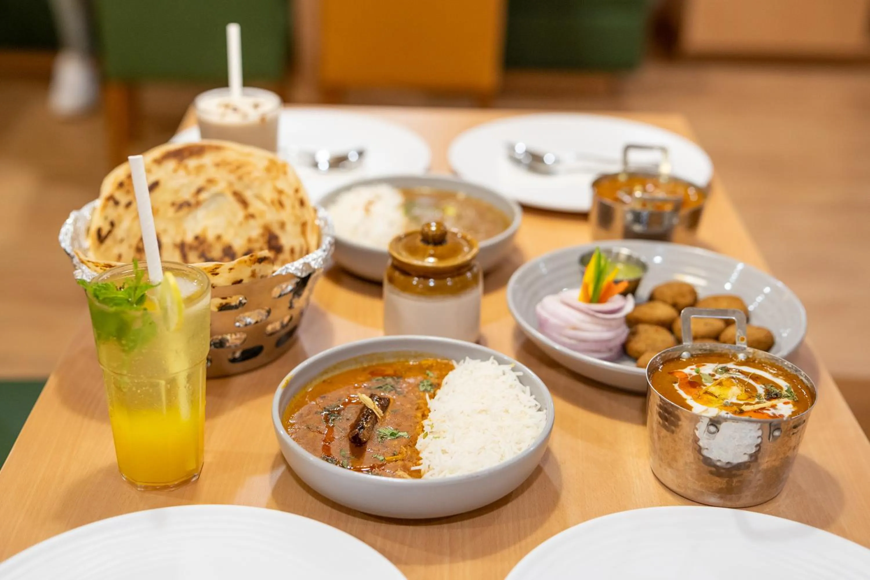 Food and drinks in Bloom Hotel - CR Park