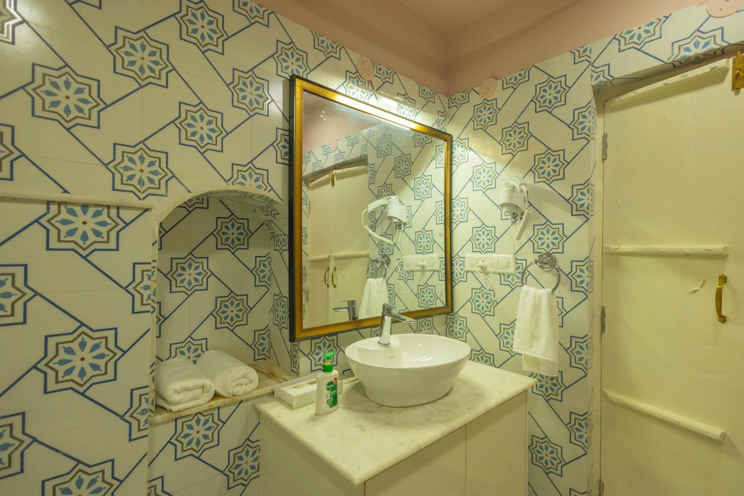 Bathroom in Sheel Mahal- Near Hawa Mahal