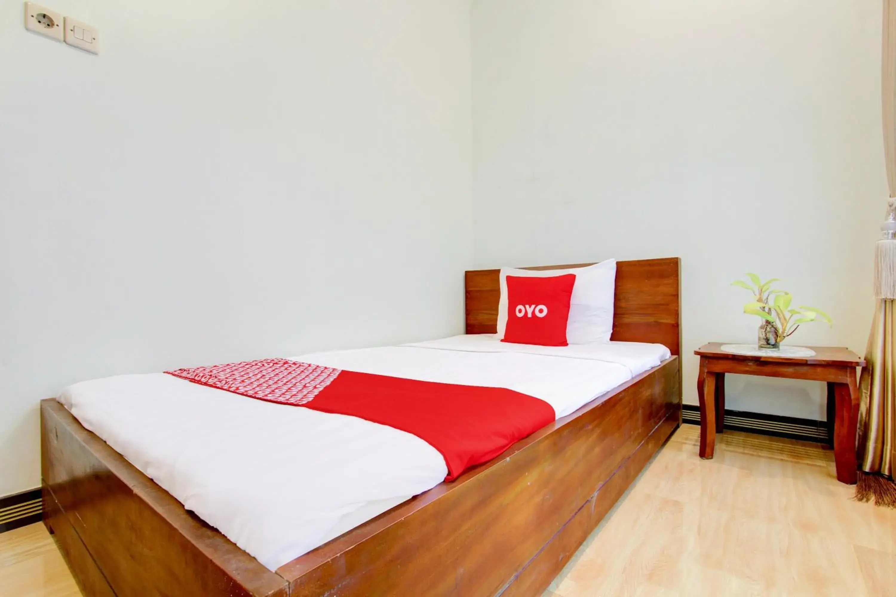 Single Room - single occupancy in Hotel O Mbah Carik Homestay Syari'ah Single Room - single occupancy in Hotel O Mbah Carik Homestay Syari'ah