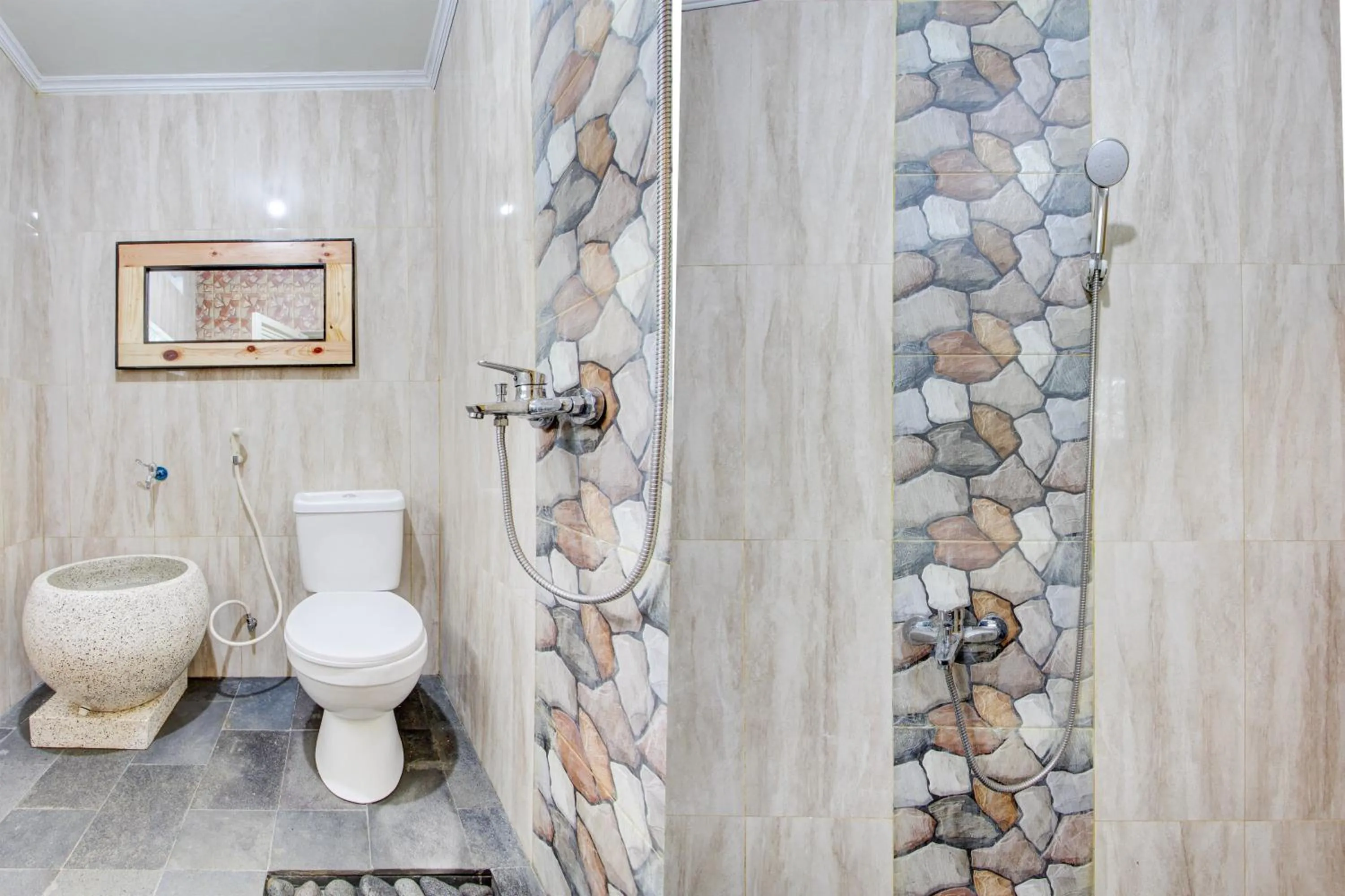 Bathroom in Hotel O Mbah Carik Homestay Syari'ah