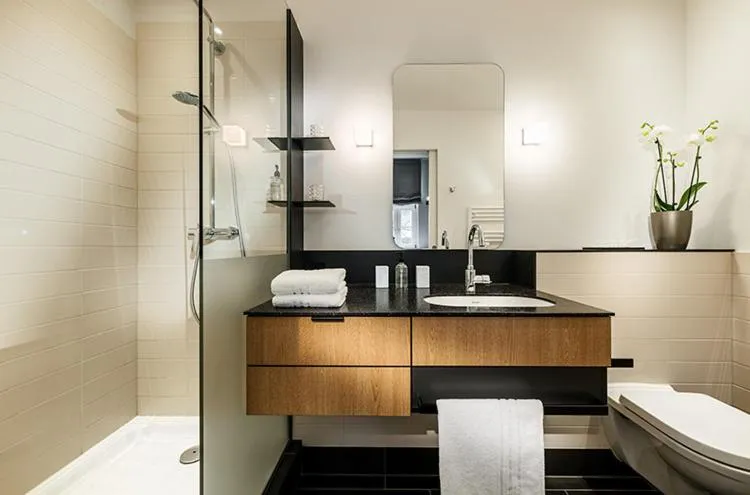 Toilet in Apartment040