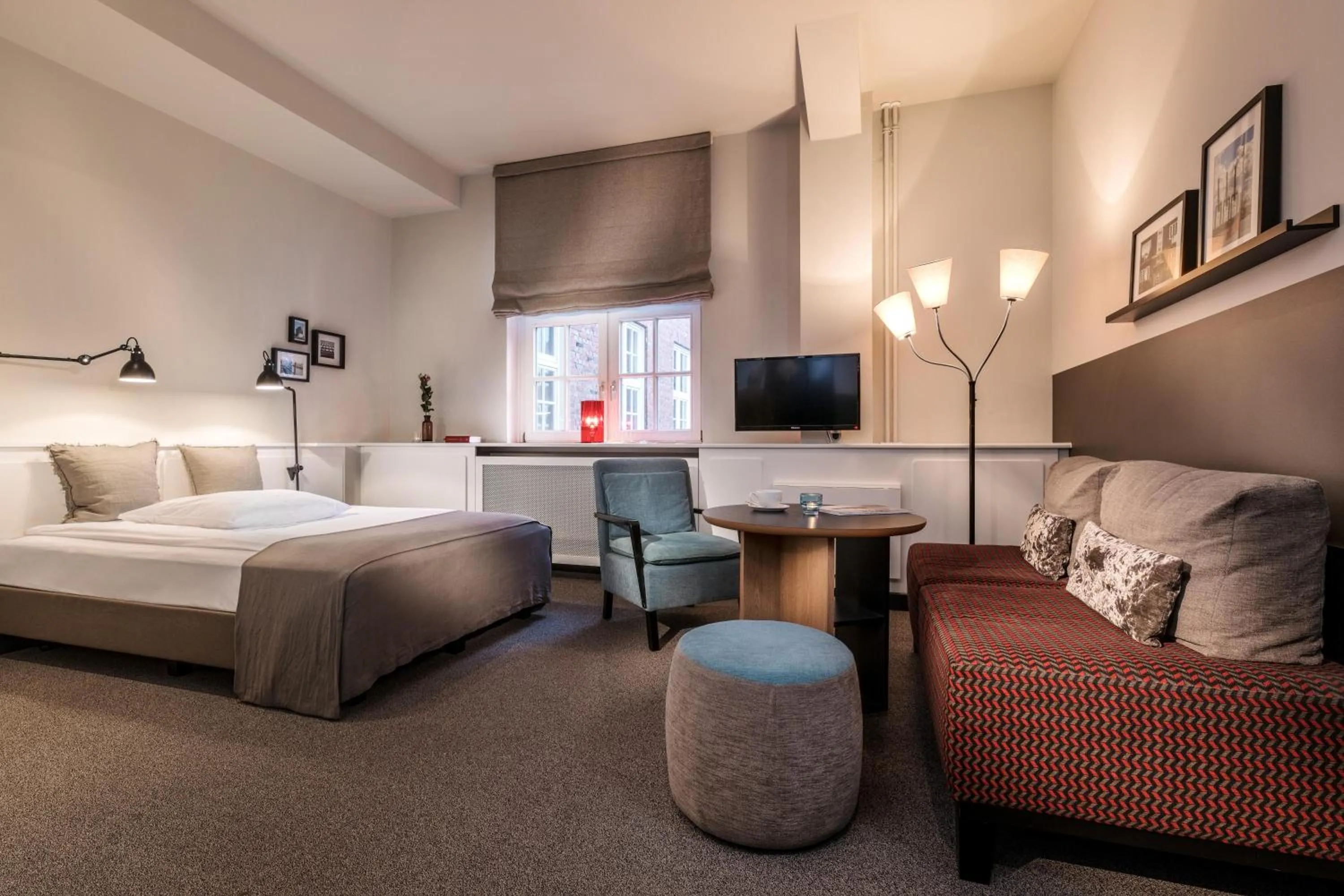 Photo of the whole room, Bed in Apartment040